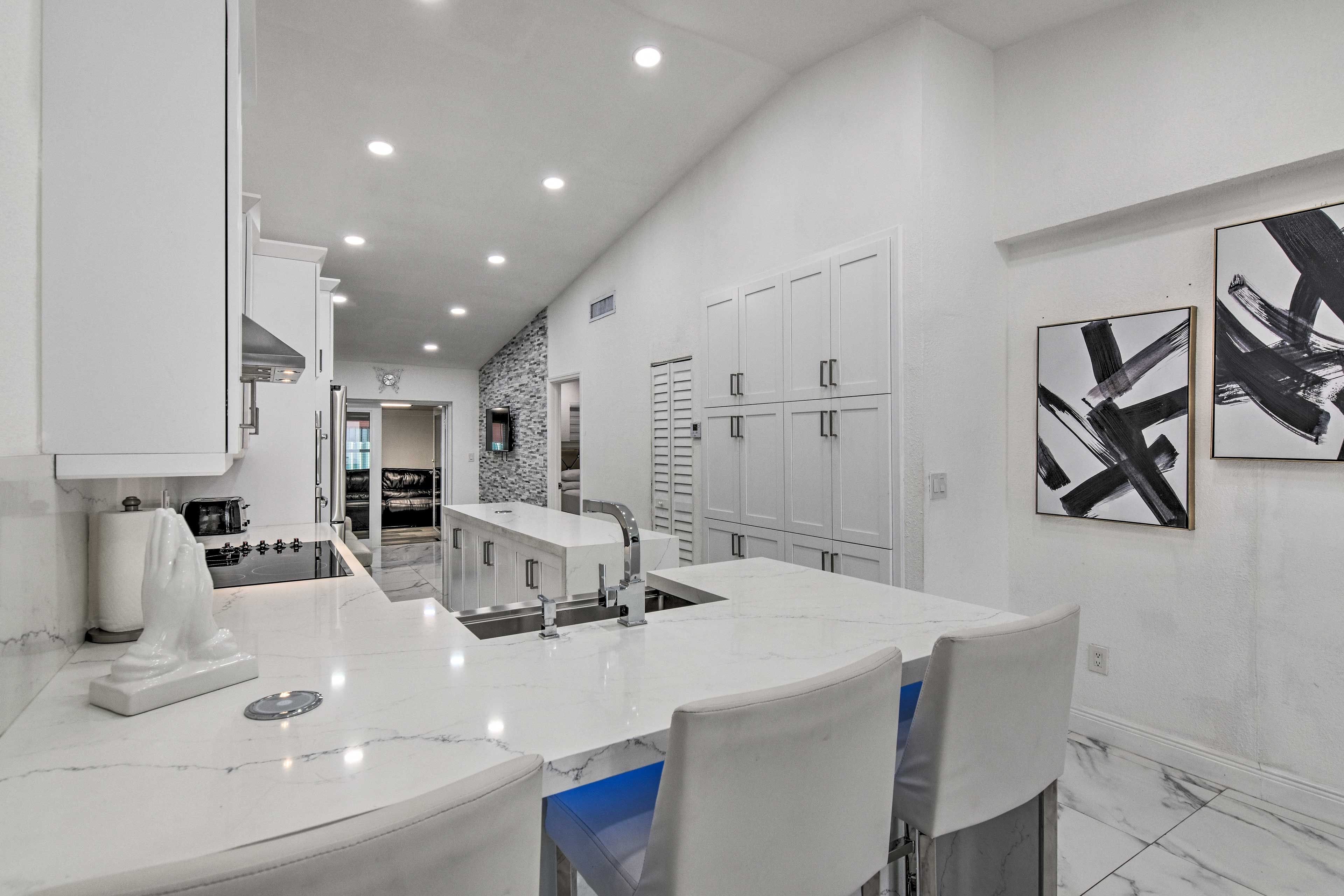 High Chair | Blender | Crockpot