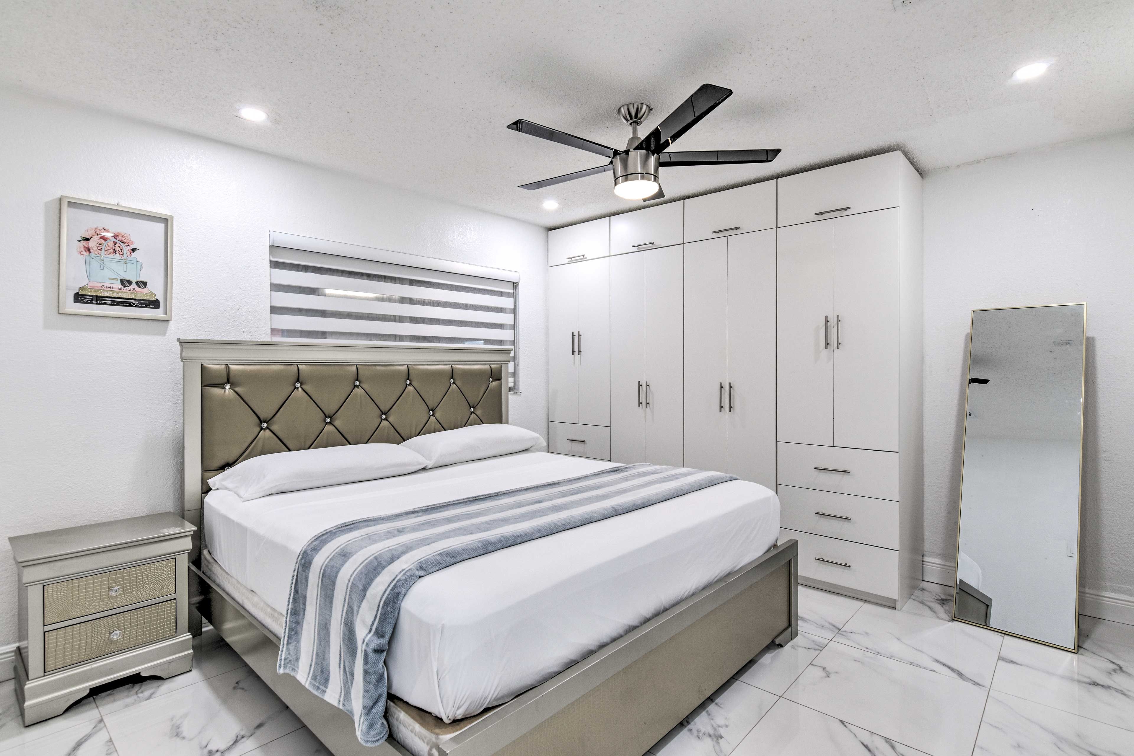 Bedroom 1 | King Bed | En-Suite Bathroom