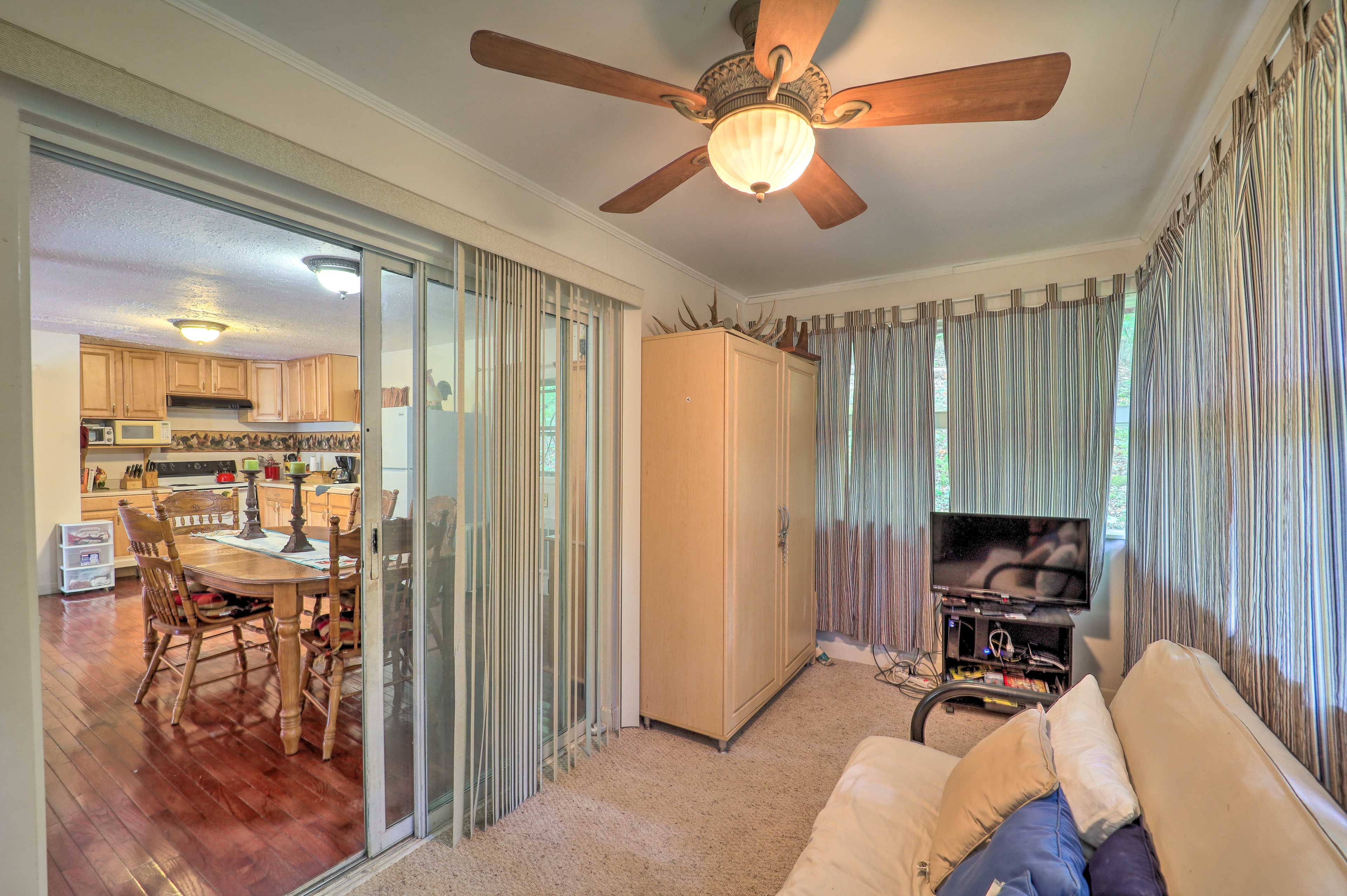 Bonus Room | Full Futon