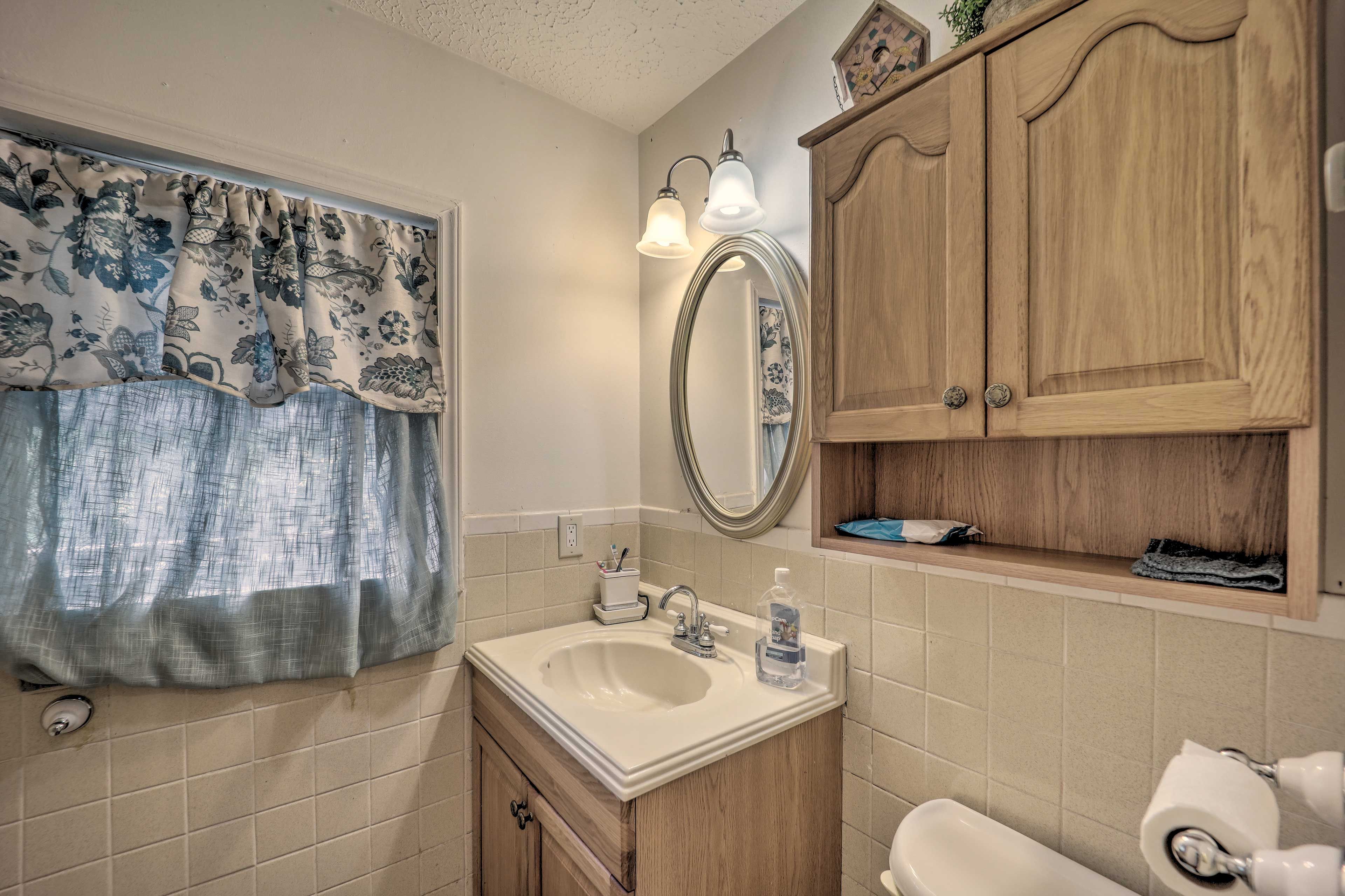 Full Bathroom
