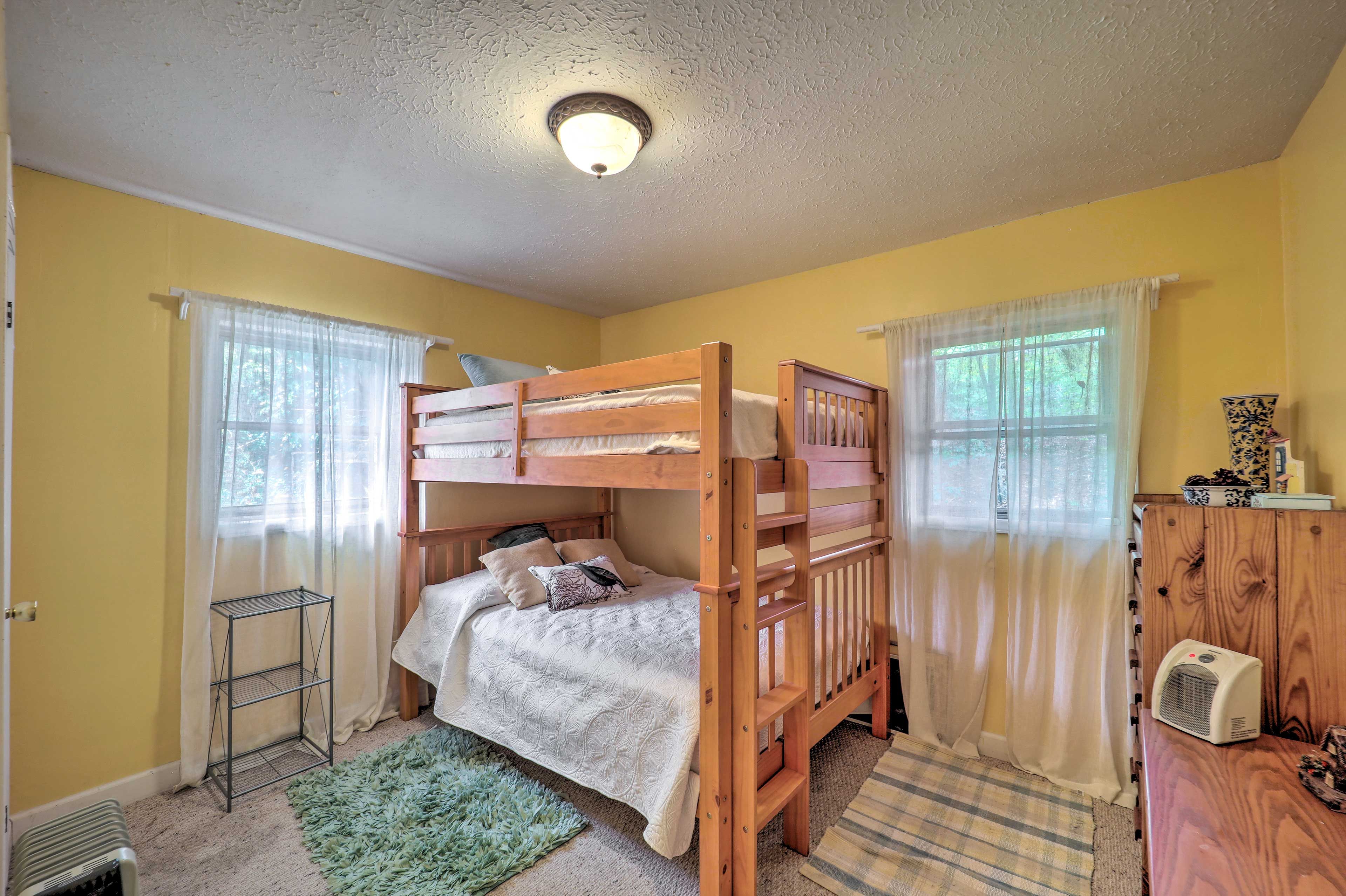Bedroom 2 | Full Bunk Bed