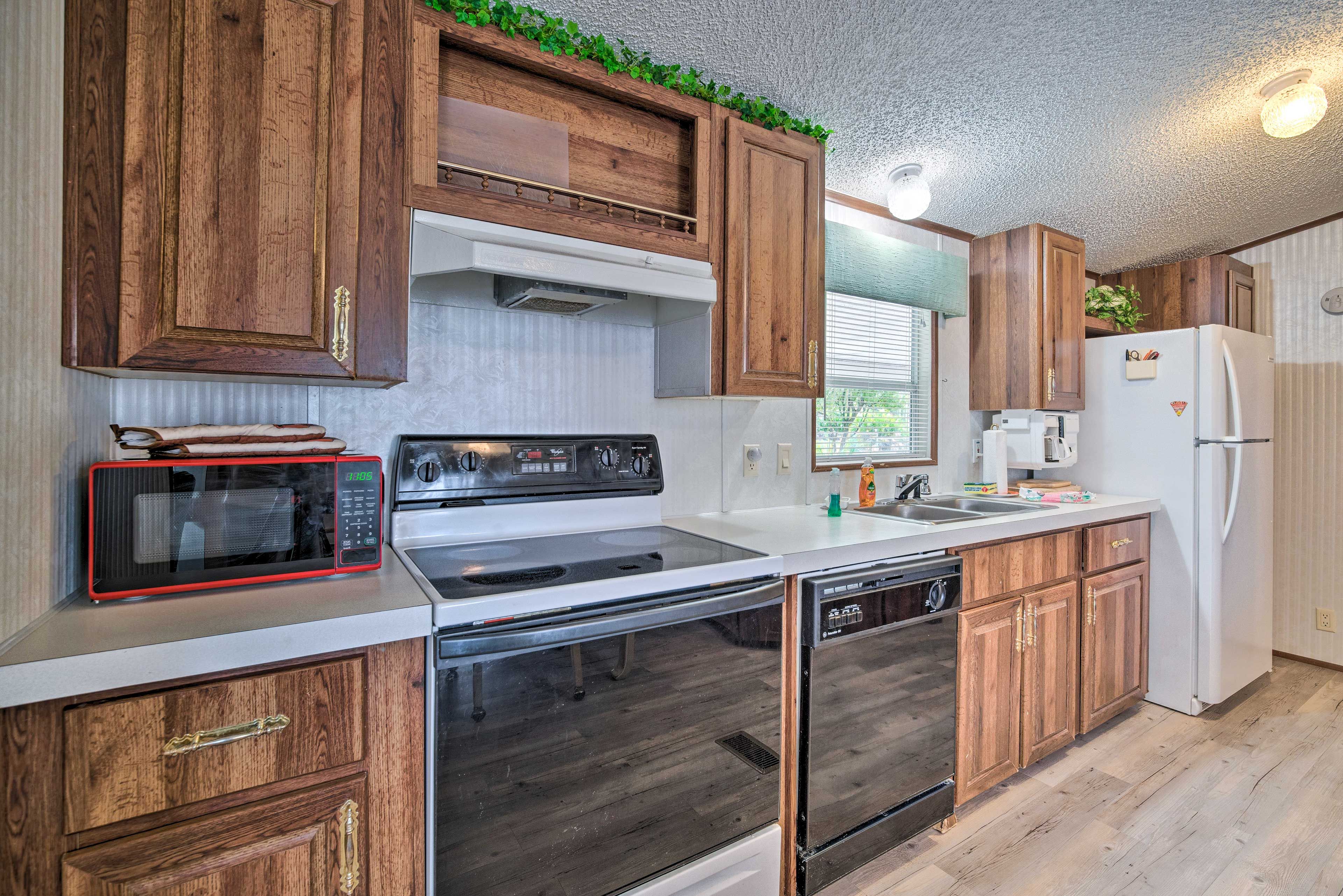 Kitchen | Dishware & Flatware | Drip Coffee Maker | Toaster Oven