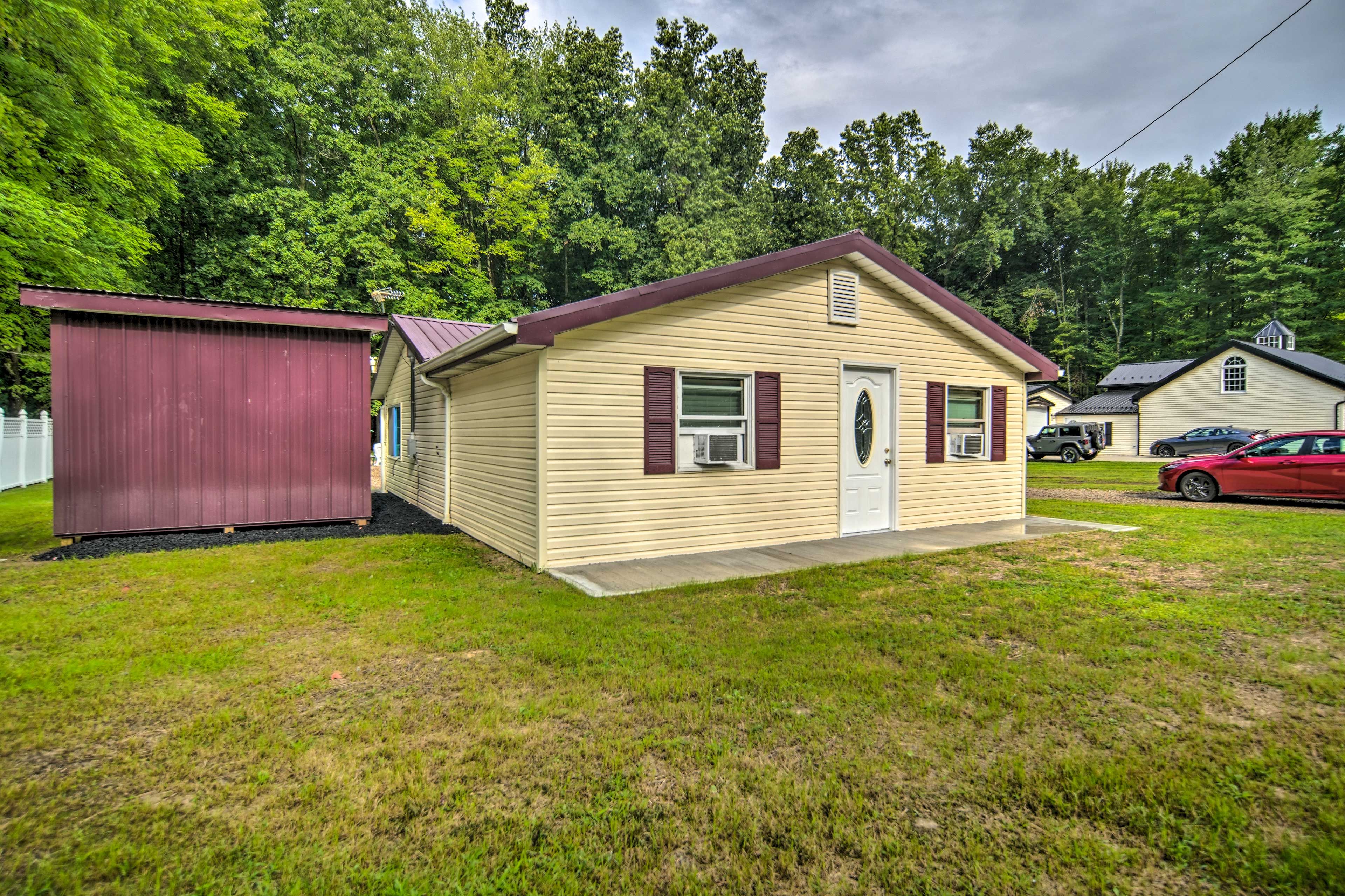 Parking | Driveway (5 Vehicles) | RV/Trailer/Boat Parking