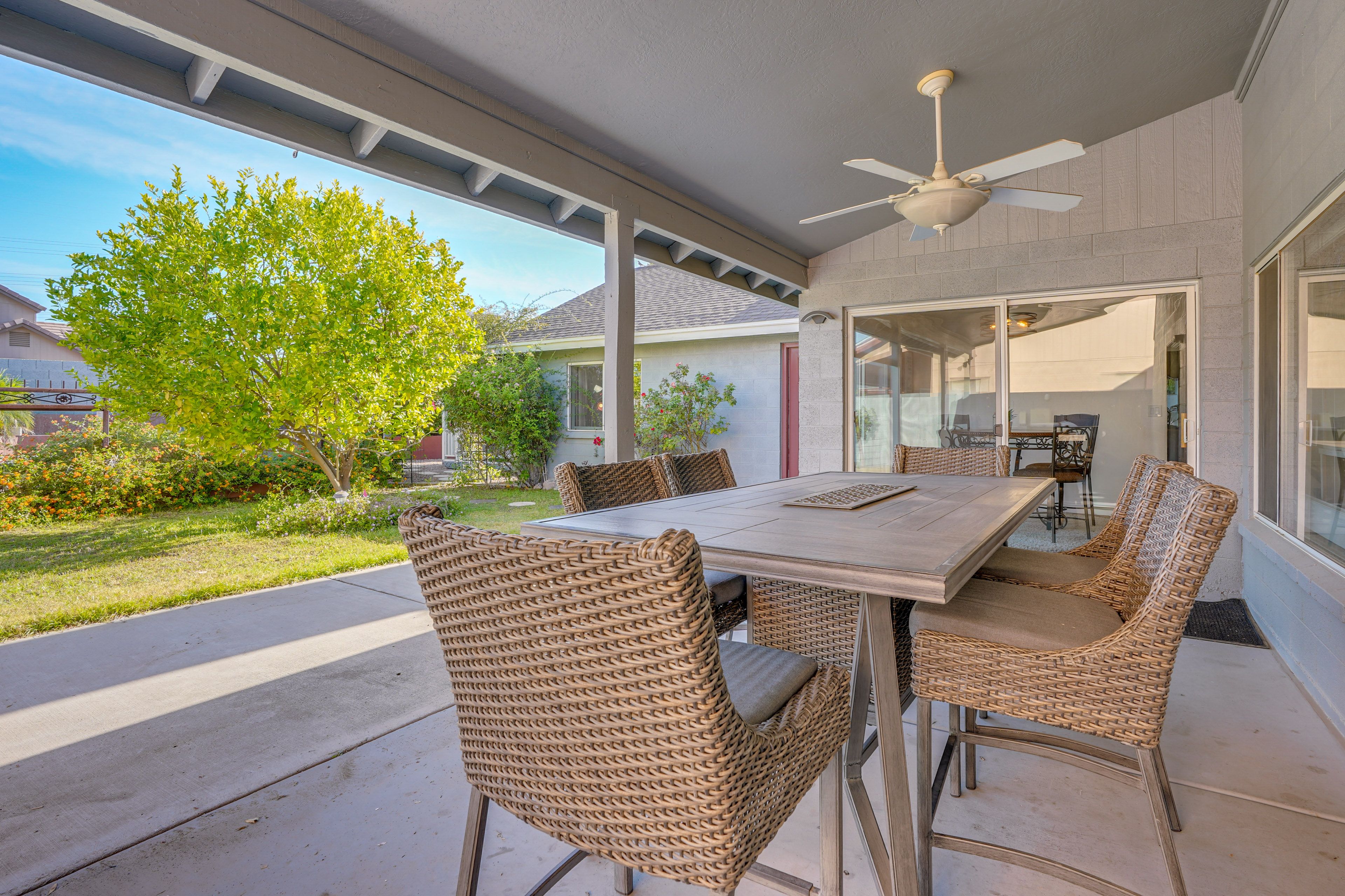 Covered Patio | Gas Grill | Fire Pit Table