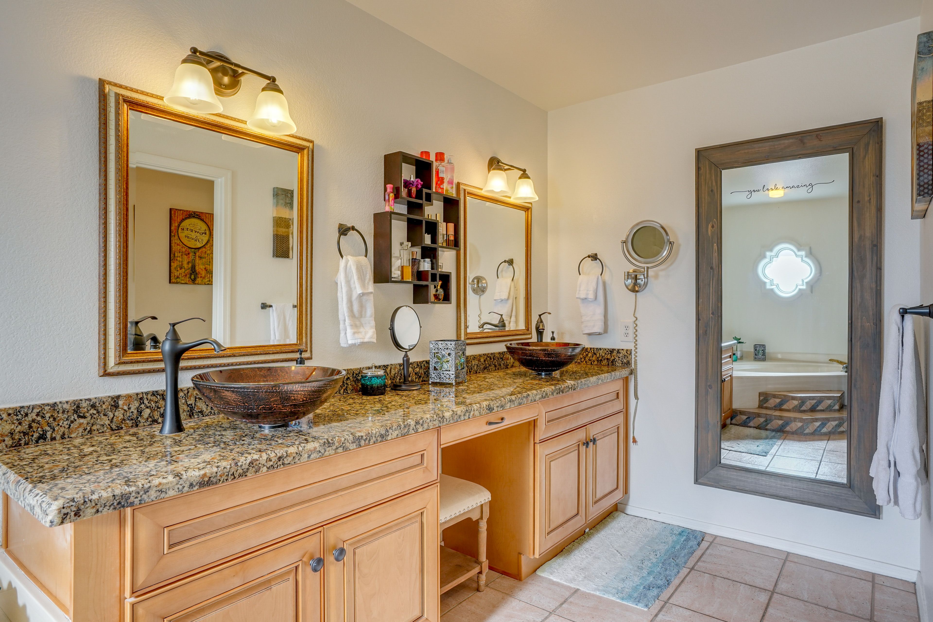 Full En-Suite Bathroom | Complimentary Toiletries | Soaking Tub