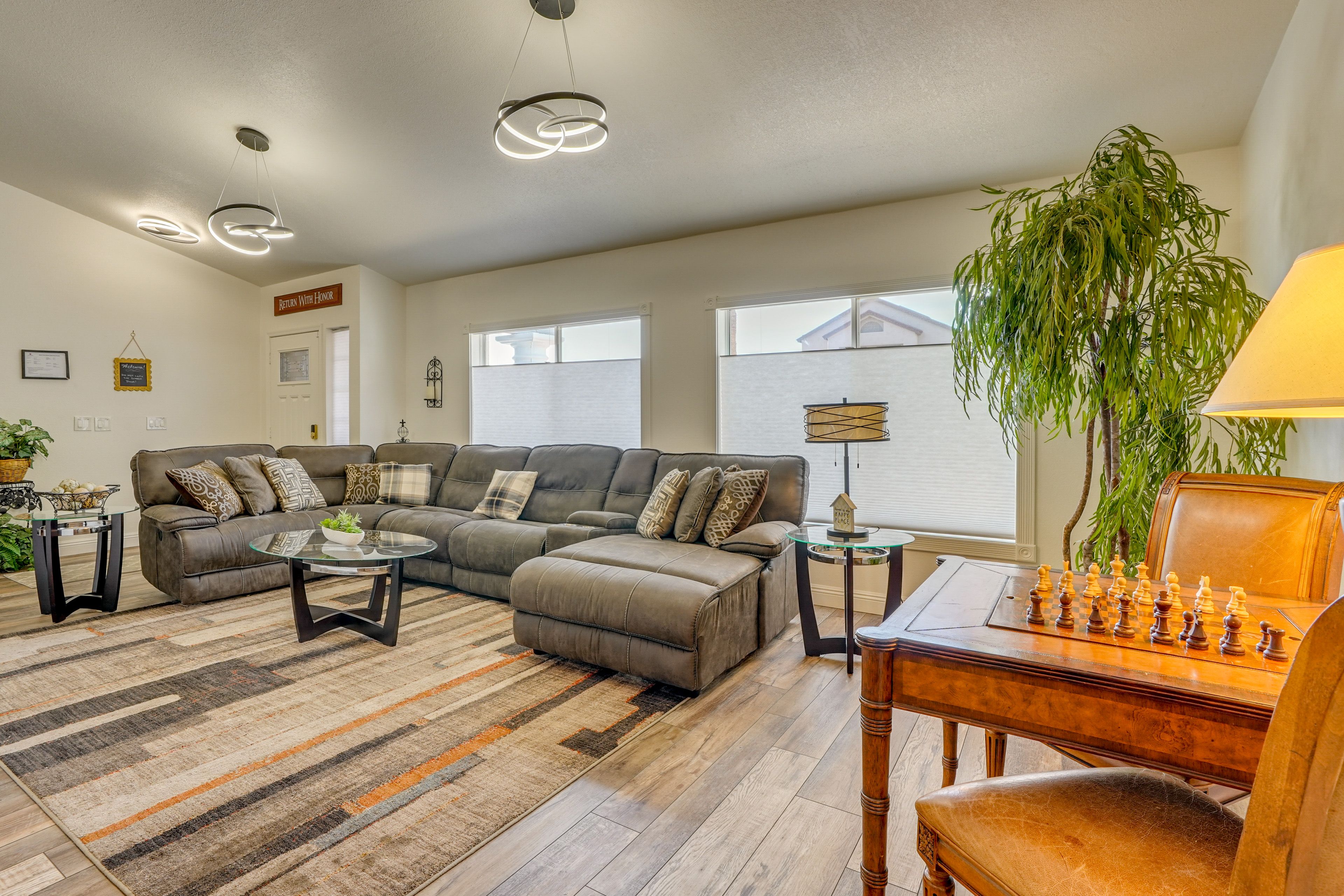 Living Room | Free WiFi | Central Heating & A/C | Chess/Backgammon Table