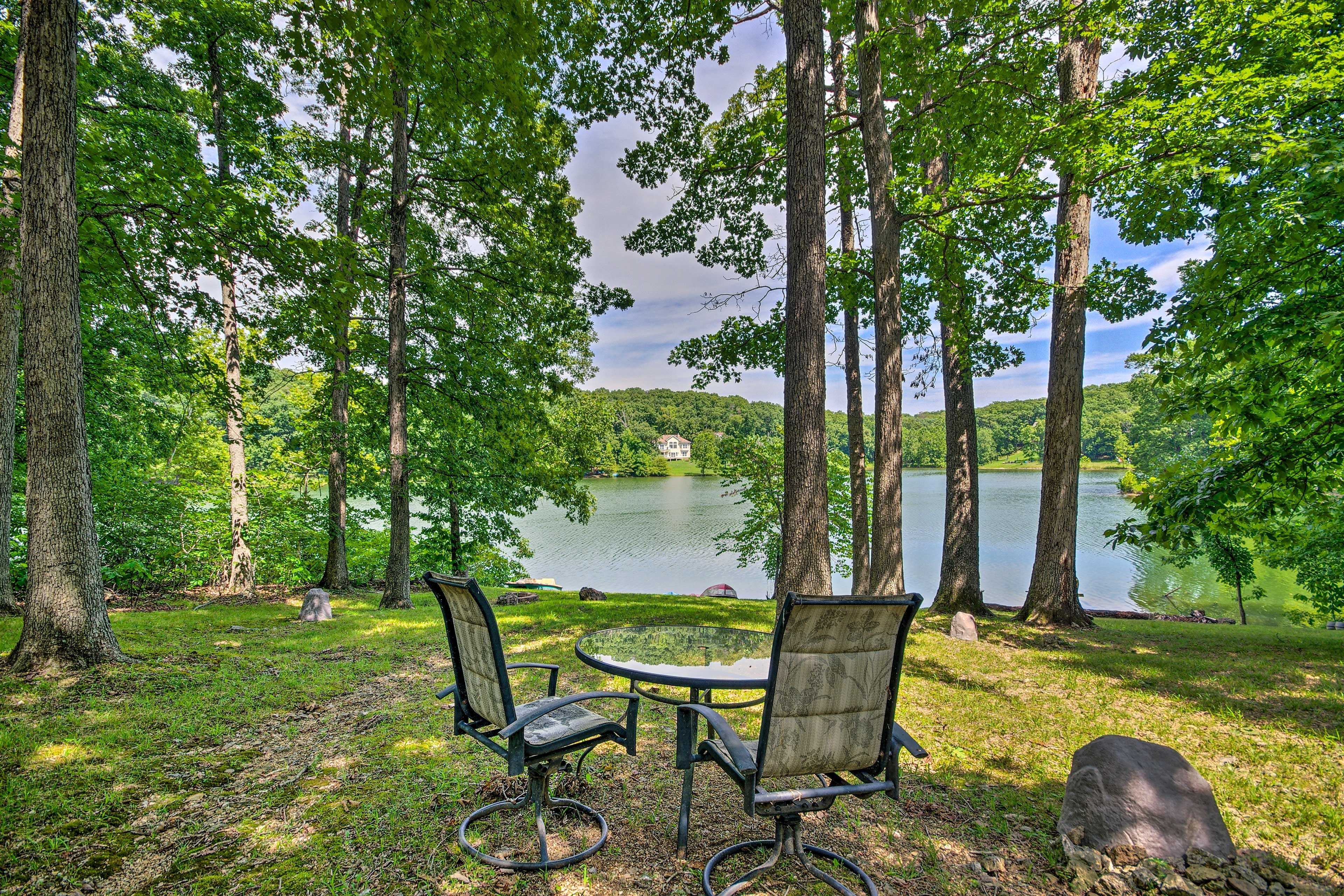 Yard Area | Dining Area | Lake Access