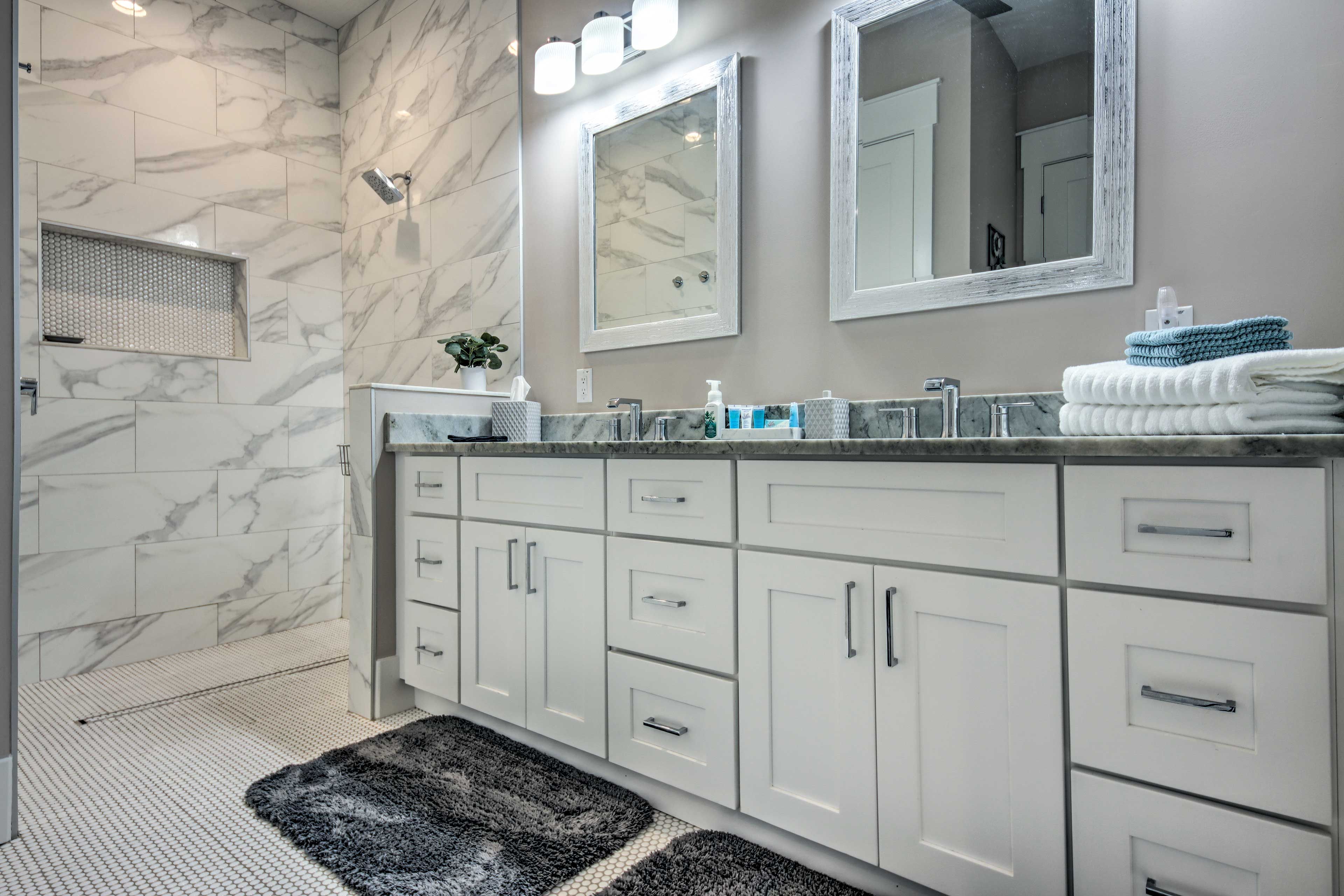 Full Bathroom | Hair Dryer