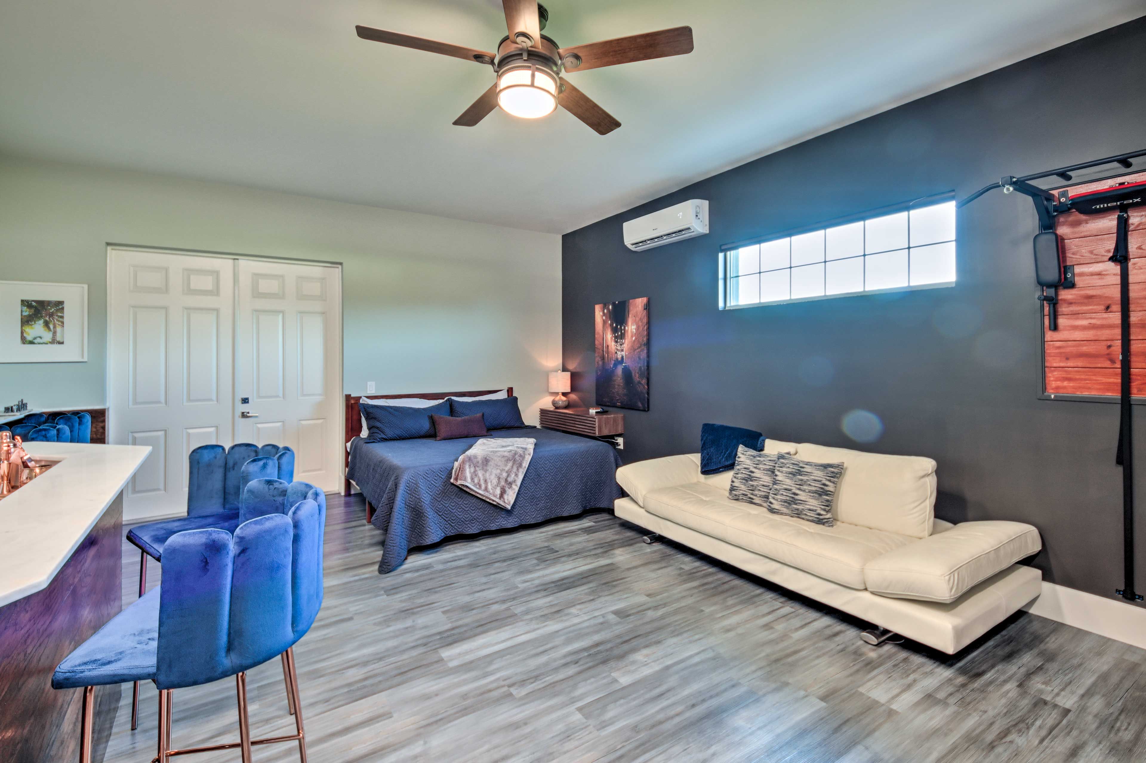 Bedroom 1 | King Bed | Sleeper Sofa | Linens Provided | Wet Bar | En-Suite