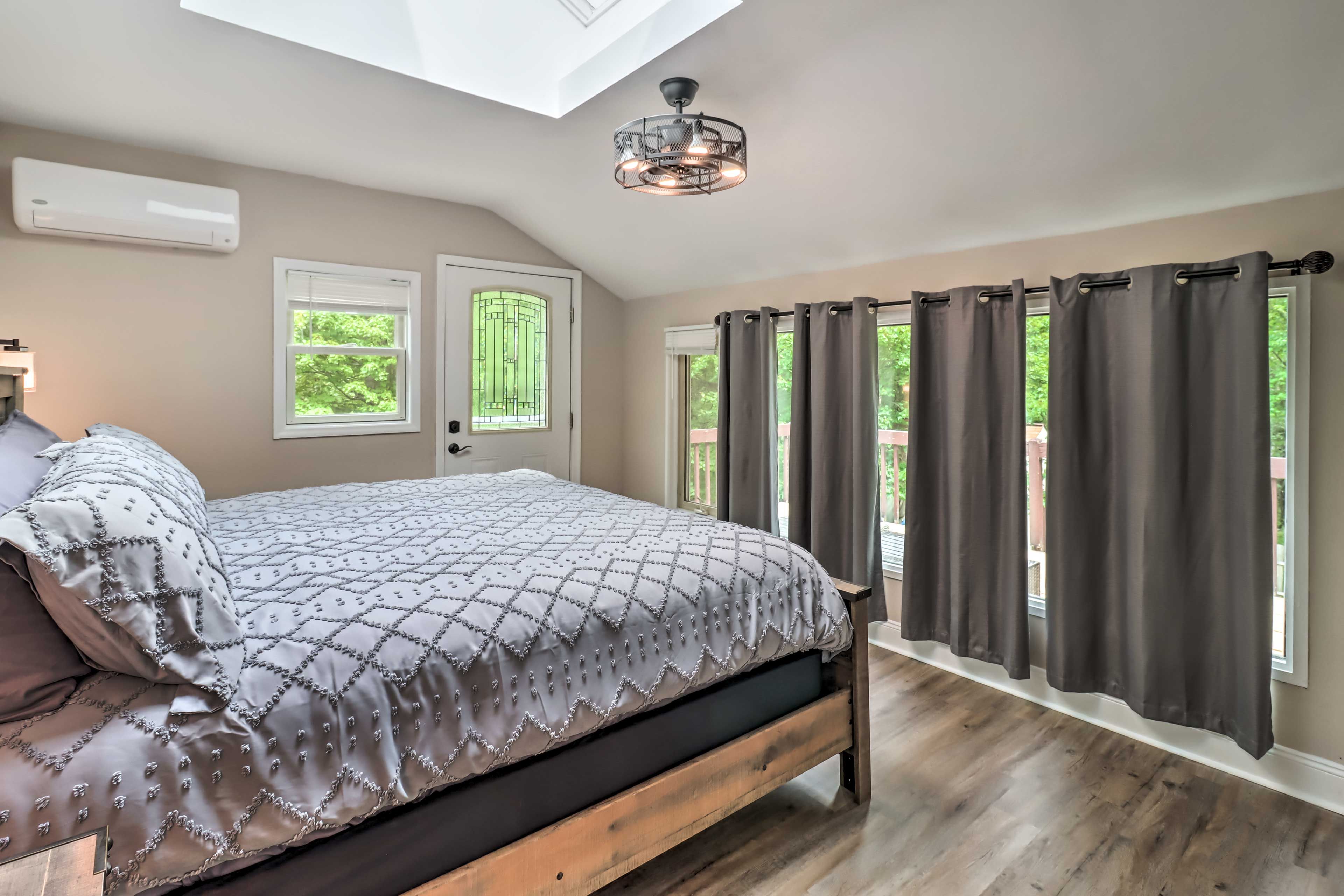Bedroom 1 | King Bed