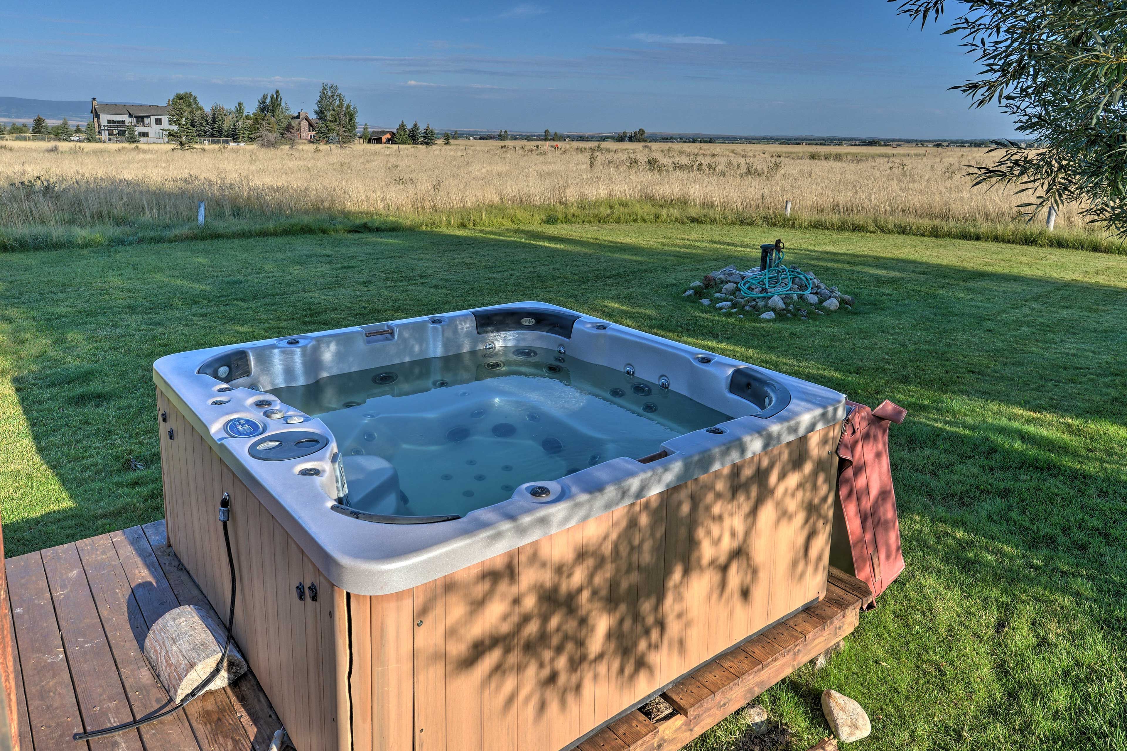 Private Hot Tub | Fire Pit