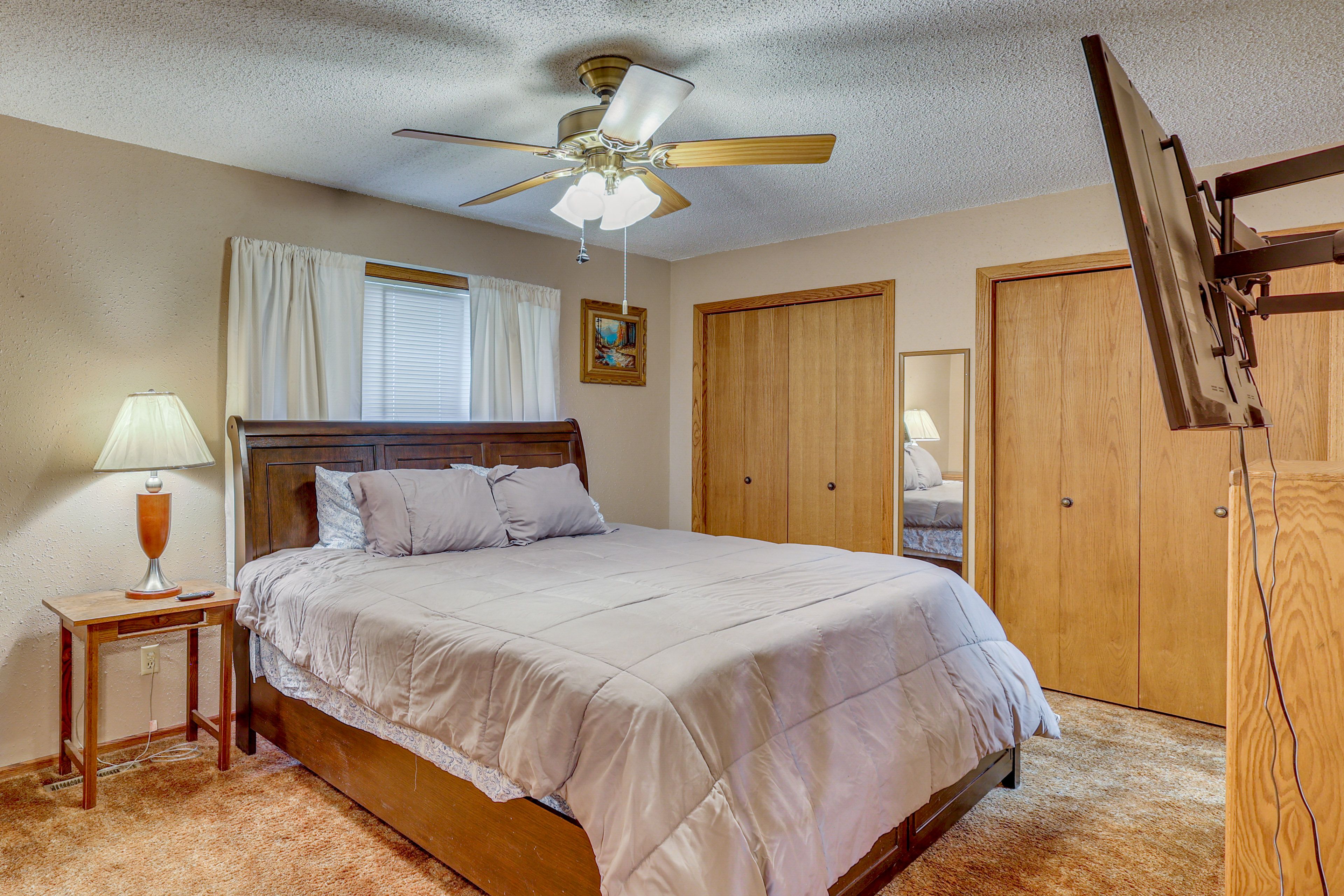 Bedroom 1 | King Bed | Upper Level