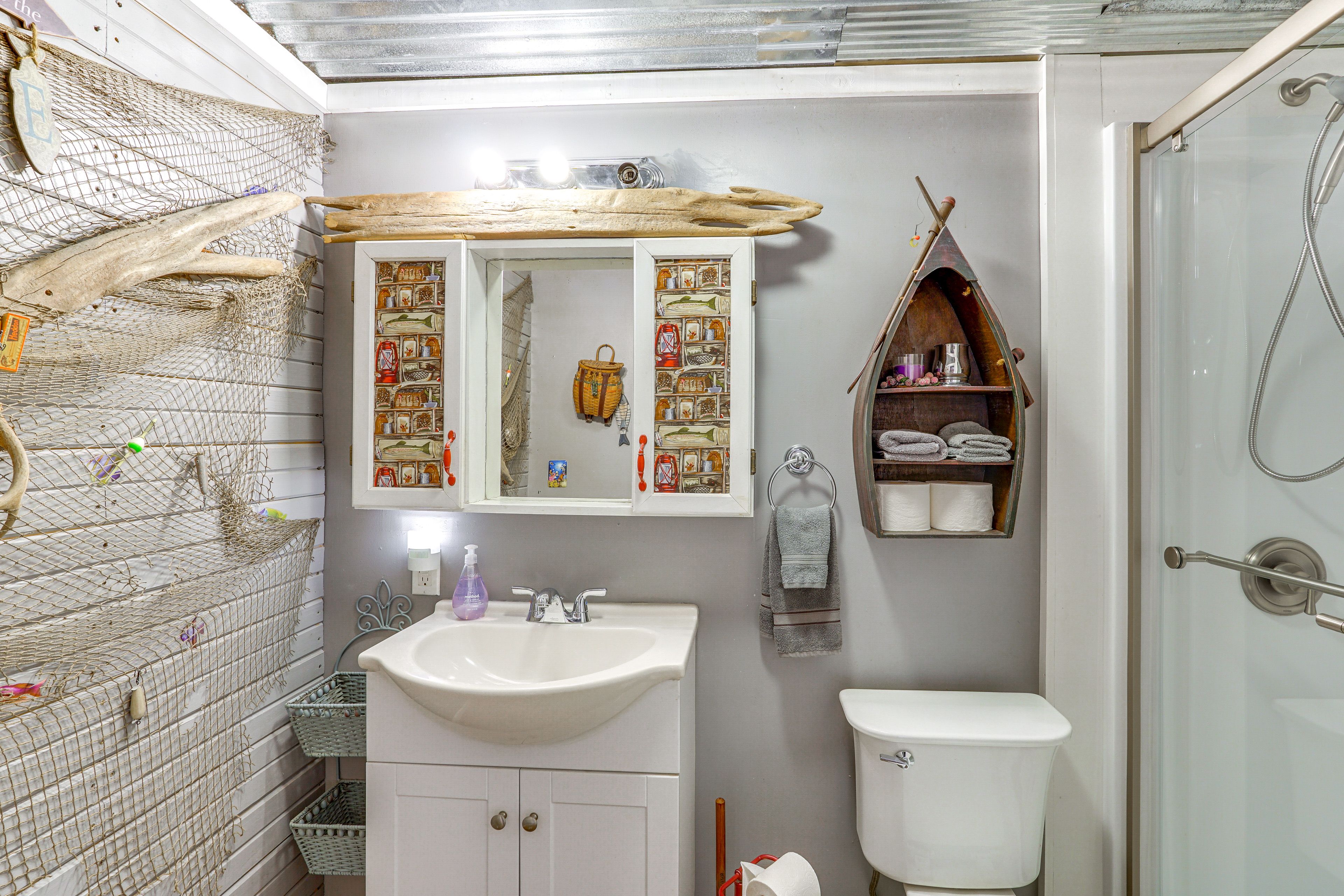 Full Bathroom