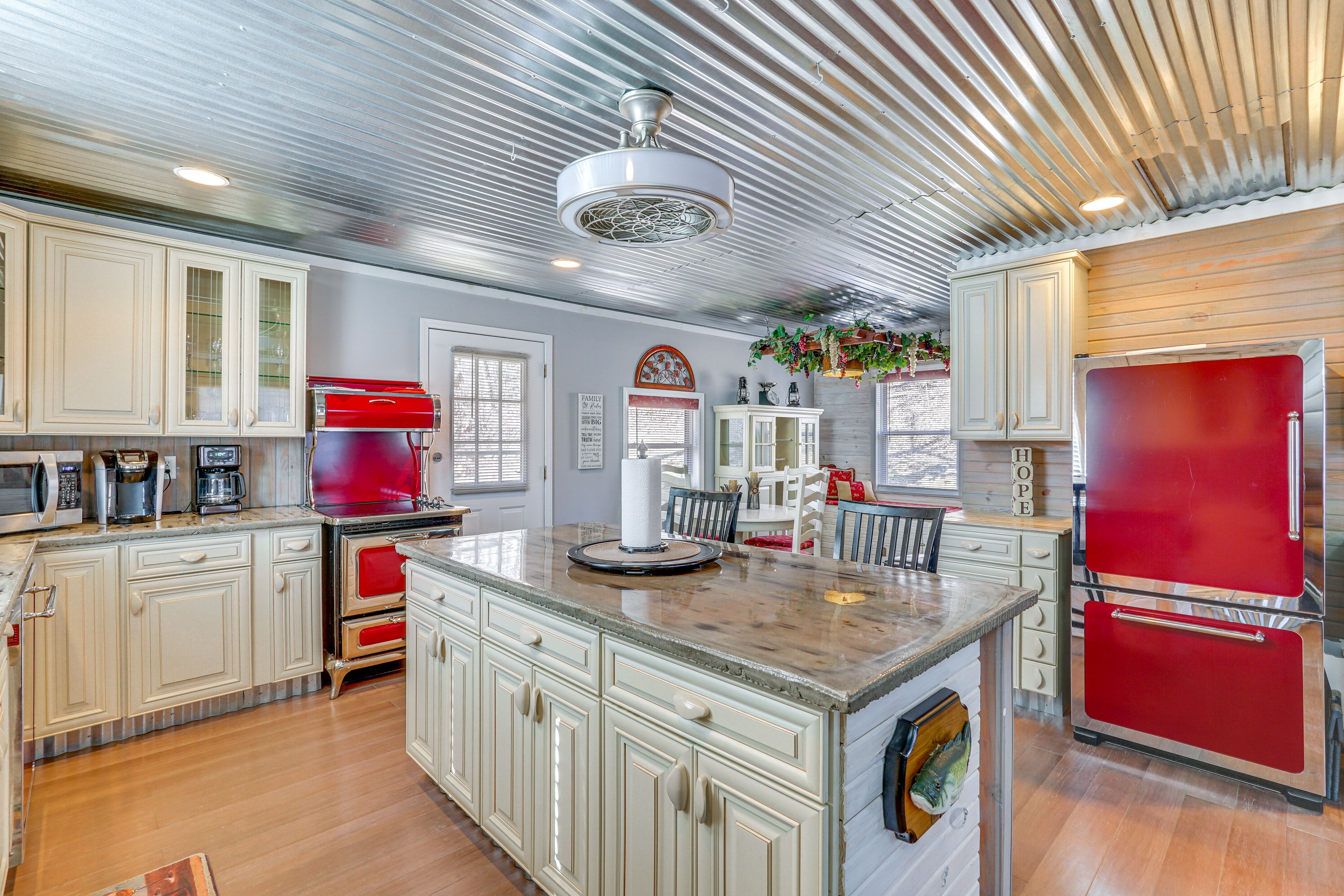 Kitchen | Coffee Maker | Dishwasher | Spices | Toaster