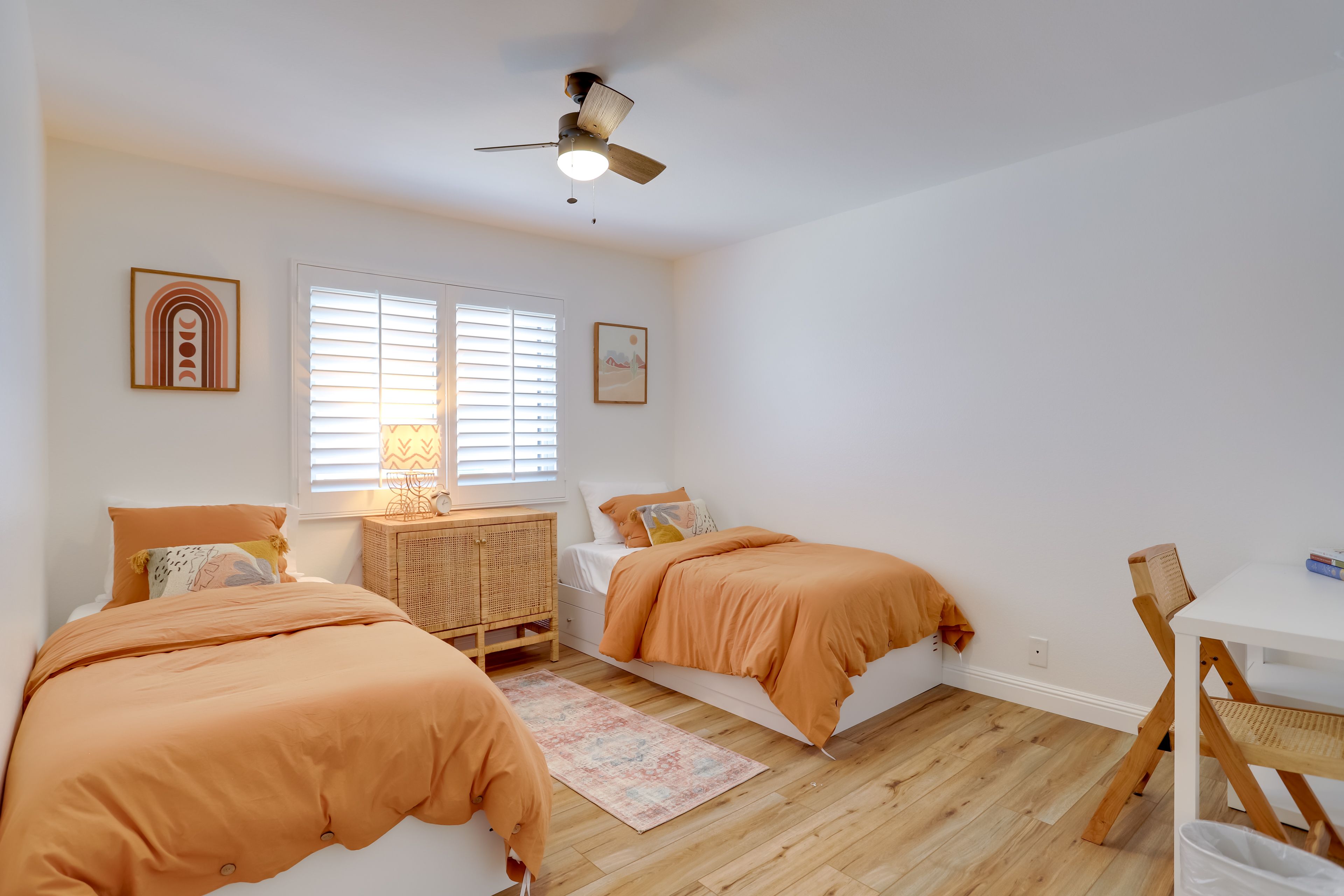 Bedroom 4 | 2 Twin Beds | Desk