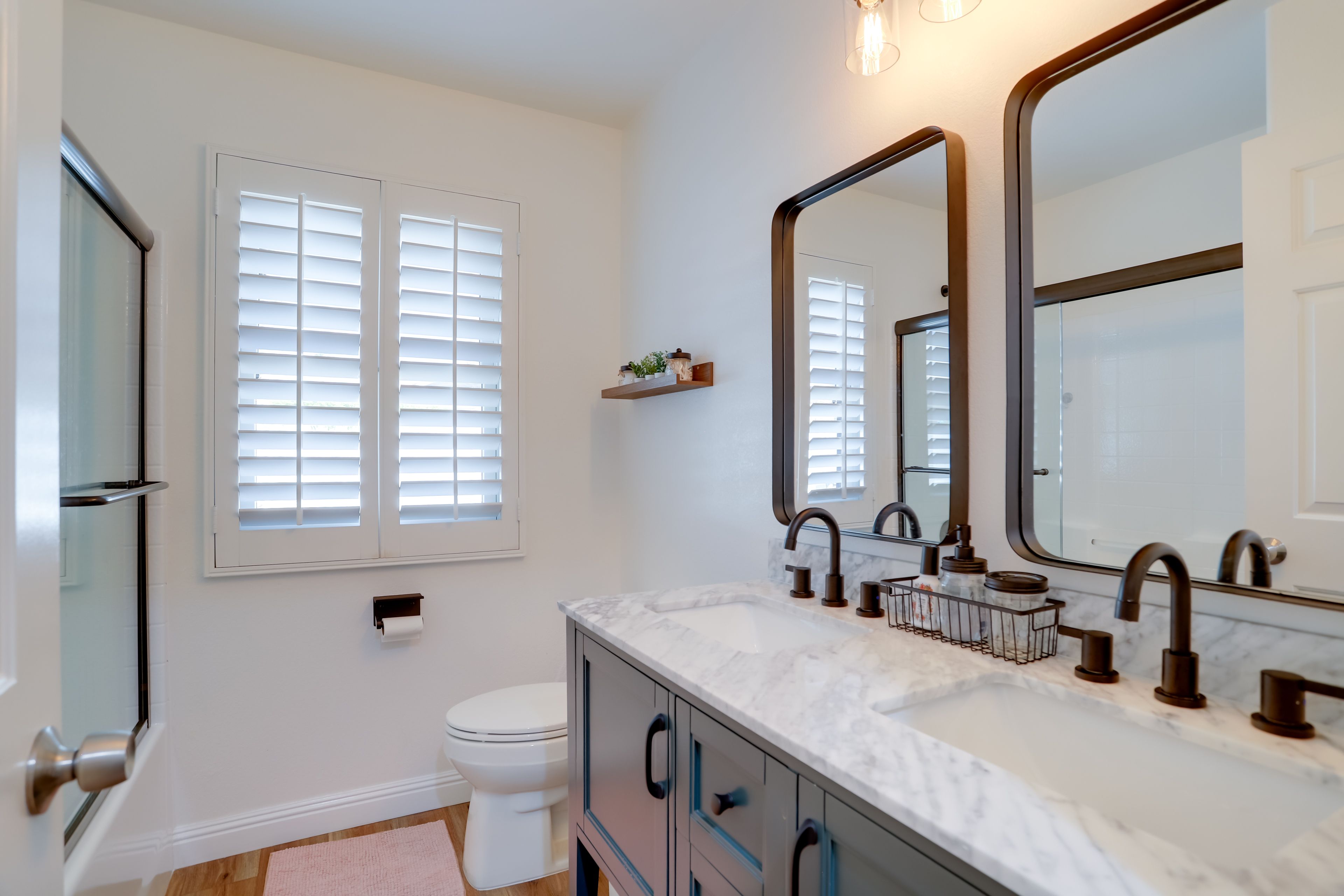 Full Bathroom | Hair Dryer