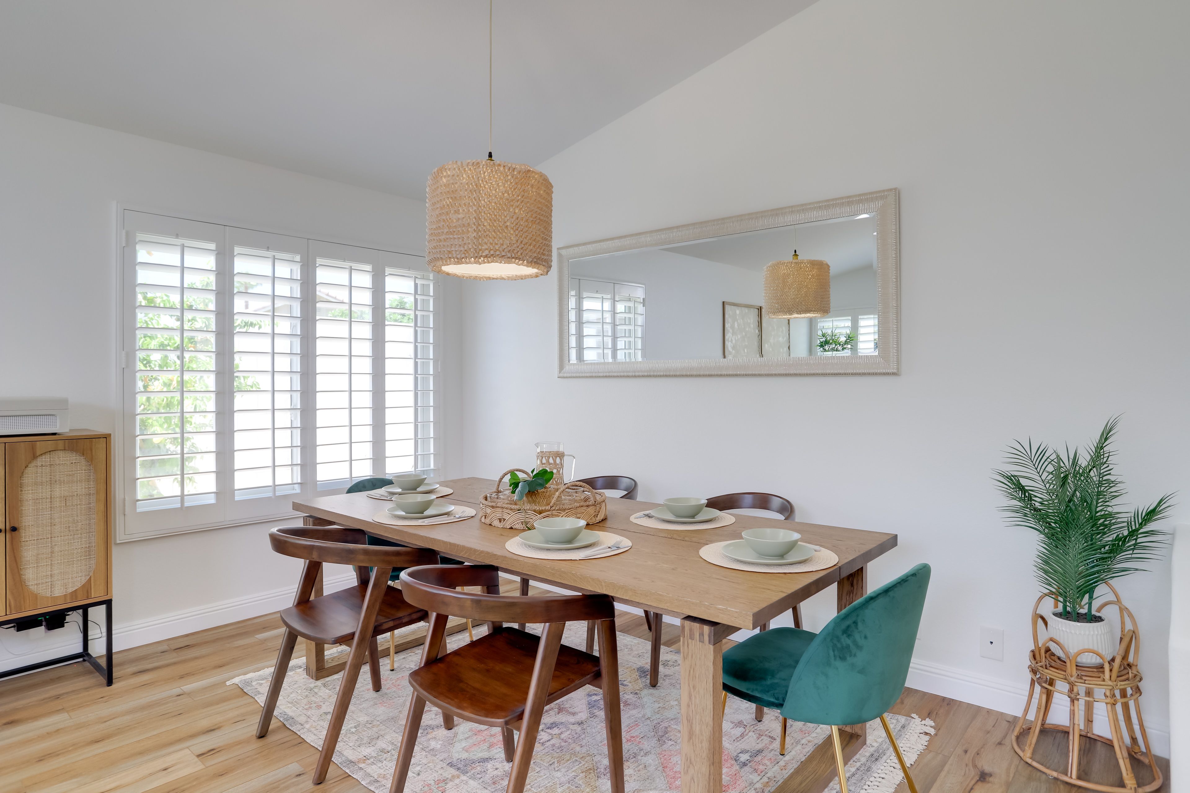 Dining Area | Dishware/Flatware | Trash Bags/Paper Towels