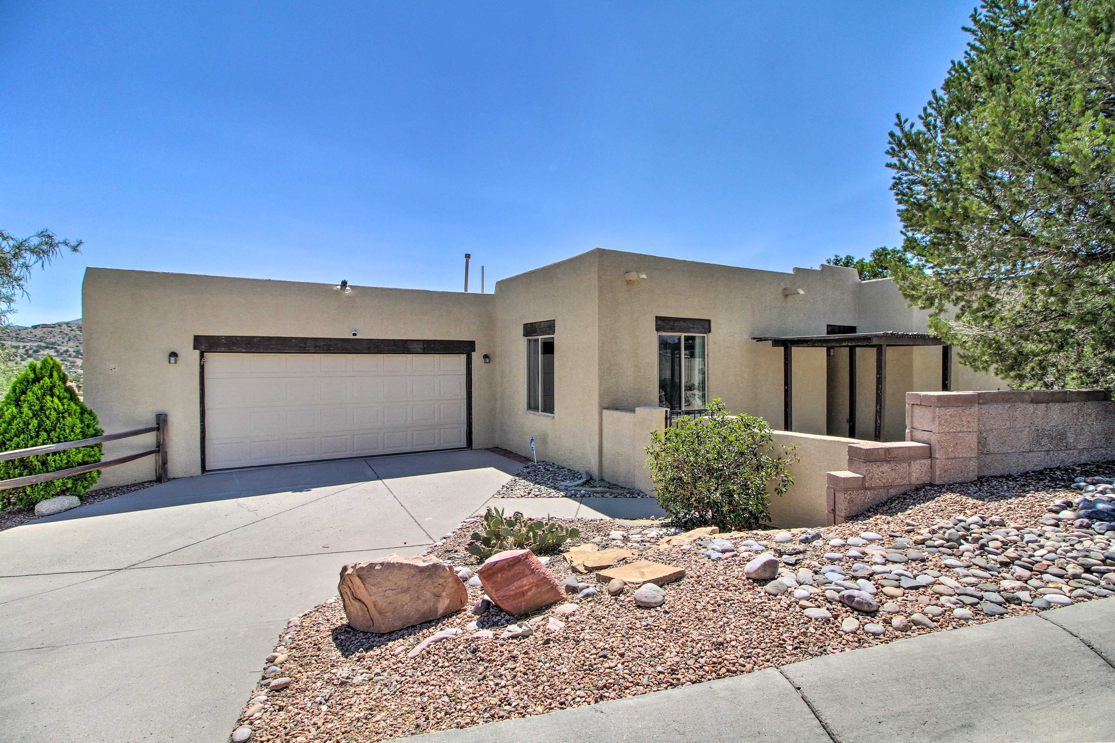Home Exterior | Driveway Parking (1 Vehicle) | Garage Parking (1 Vehicle)
