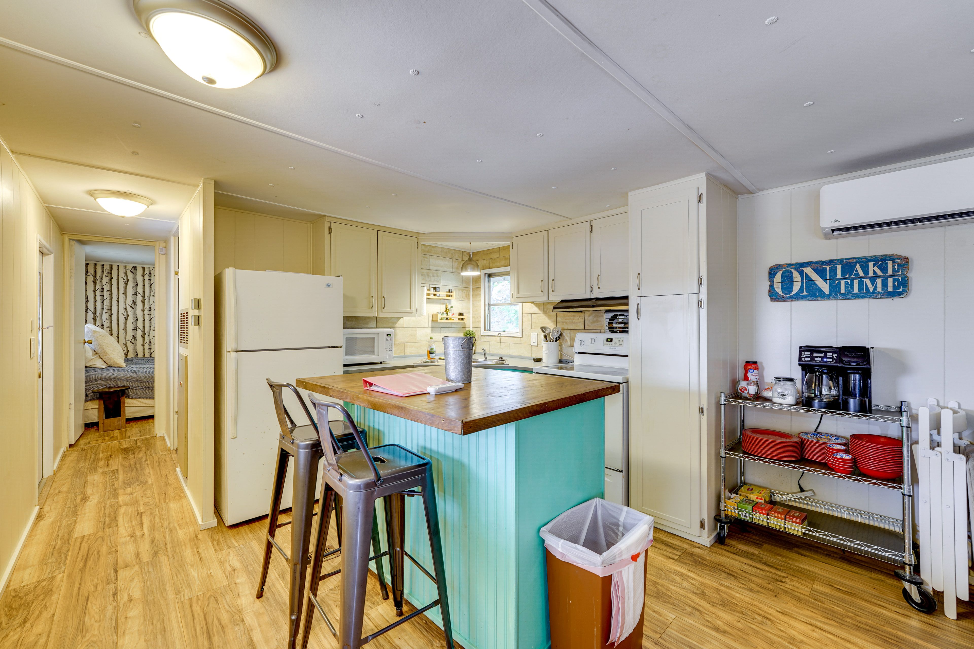 Kitchen | Drip Coffee Pot & Keurig | Toaster