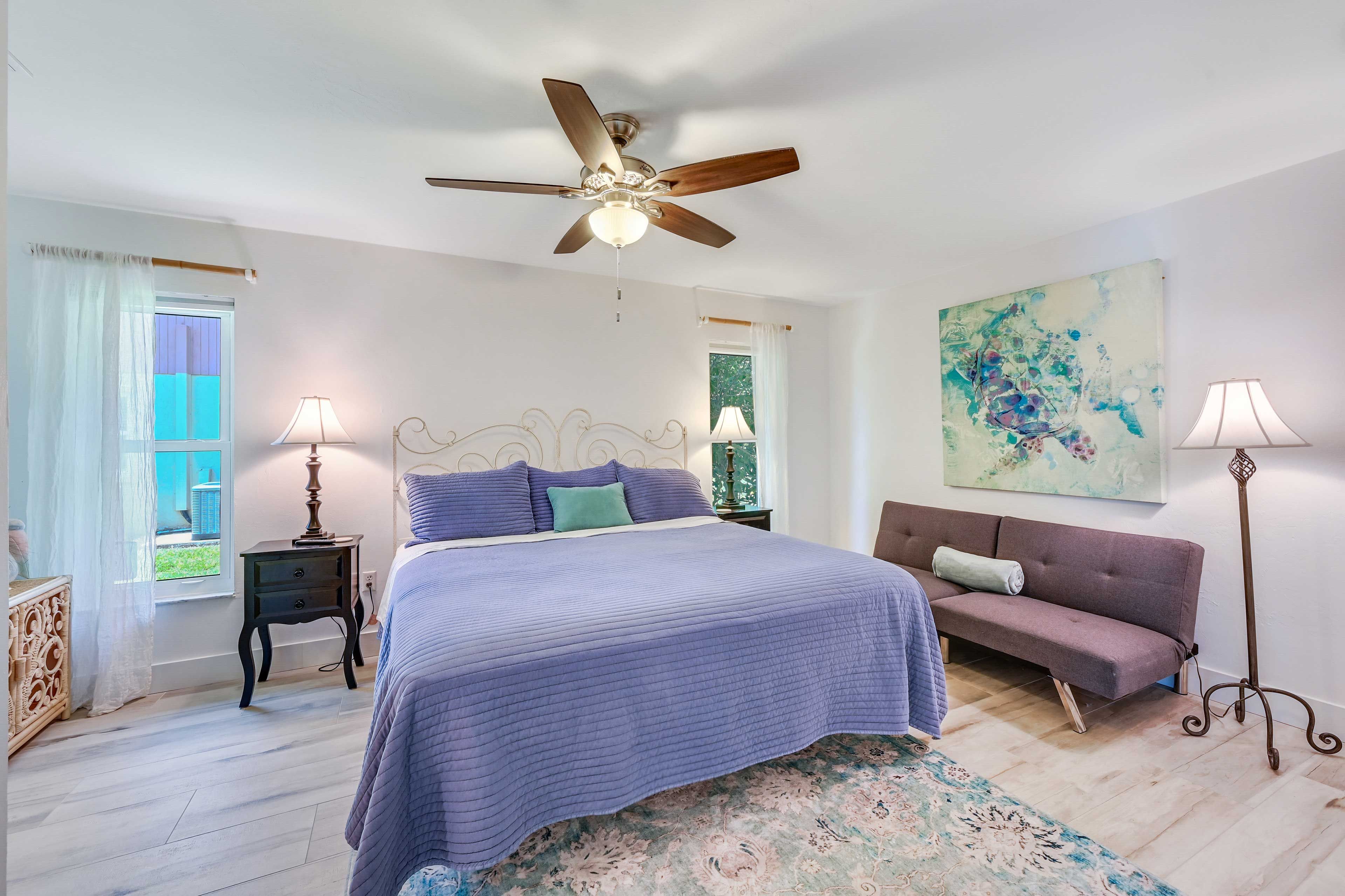 Bedroom 2 | King Bed | Full Futon | Walk-In Closet | En-Suite Bathroom