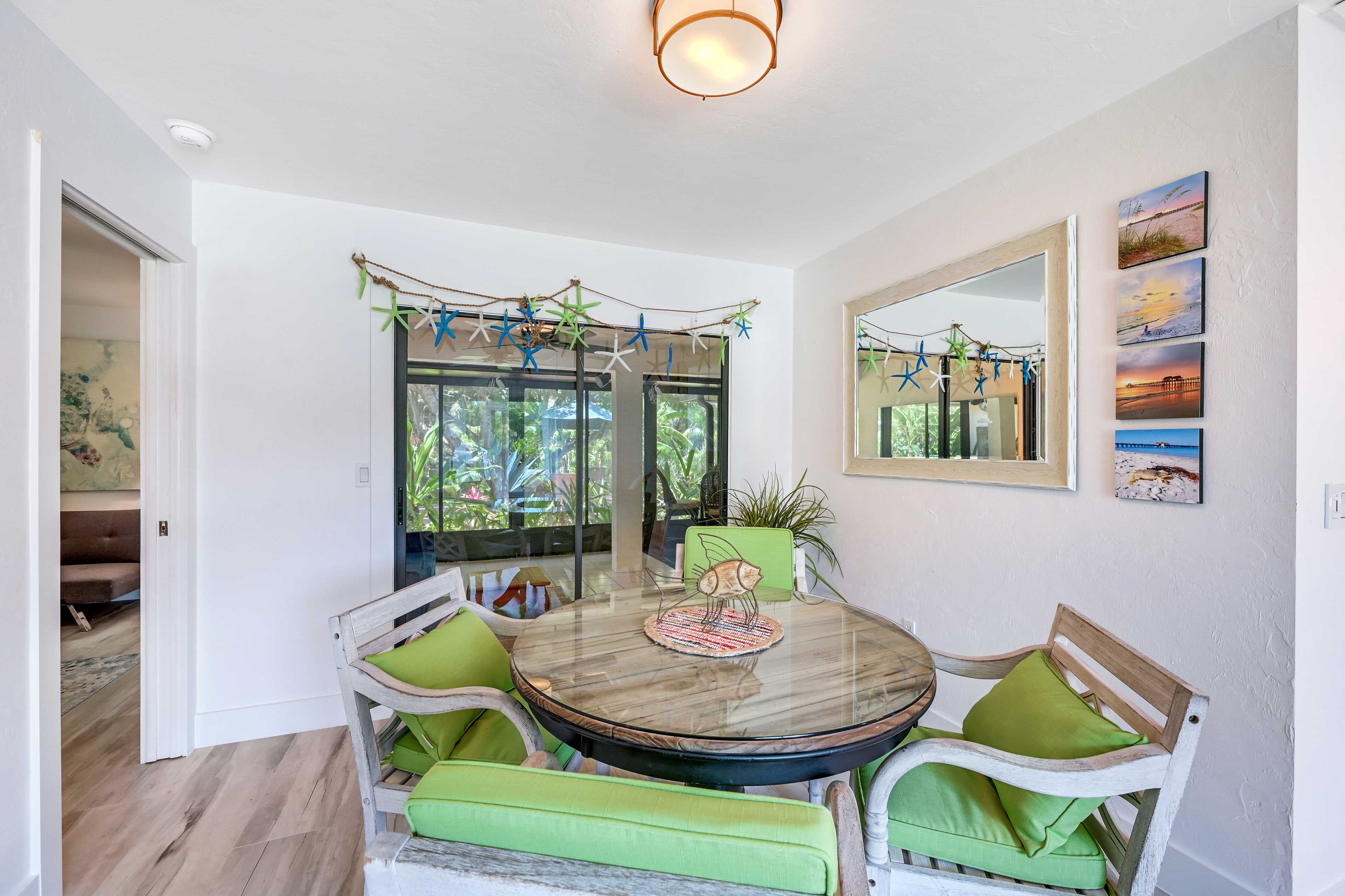 Dining Room | Dishes & Flatware Provided