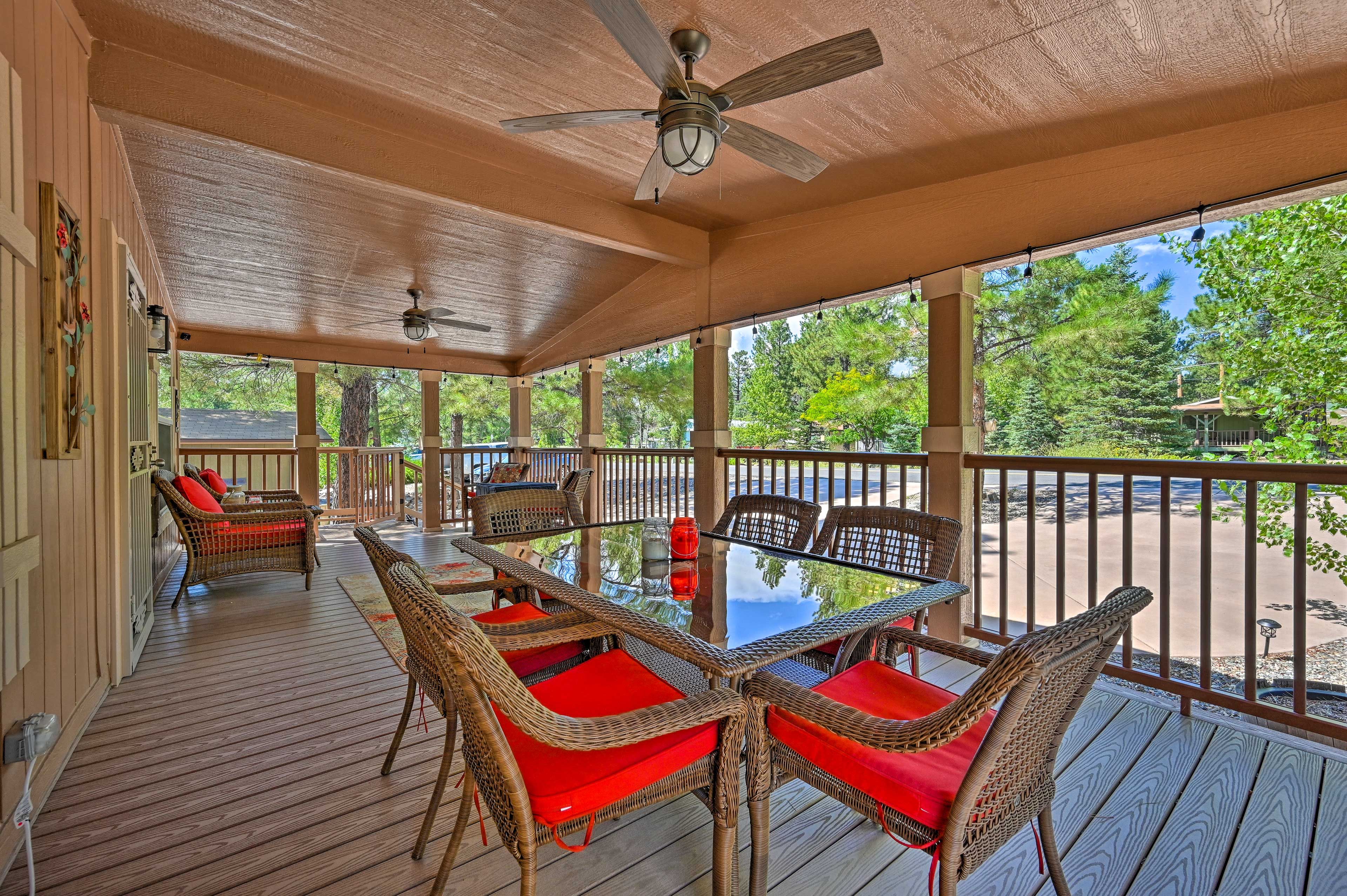 Deck | Outdoor Dining Area | Gas Fire Pit