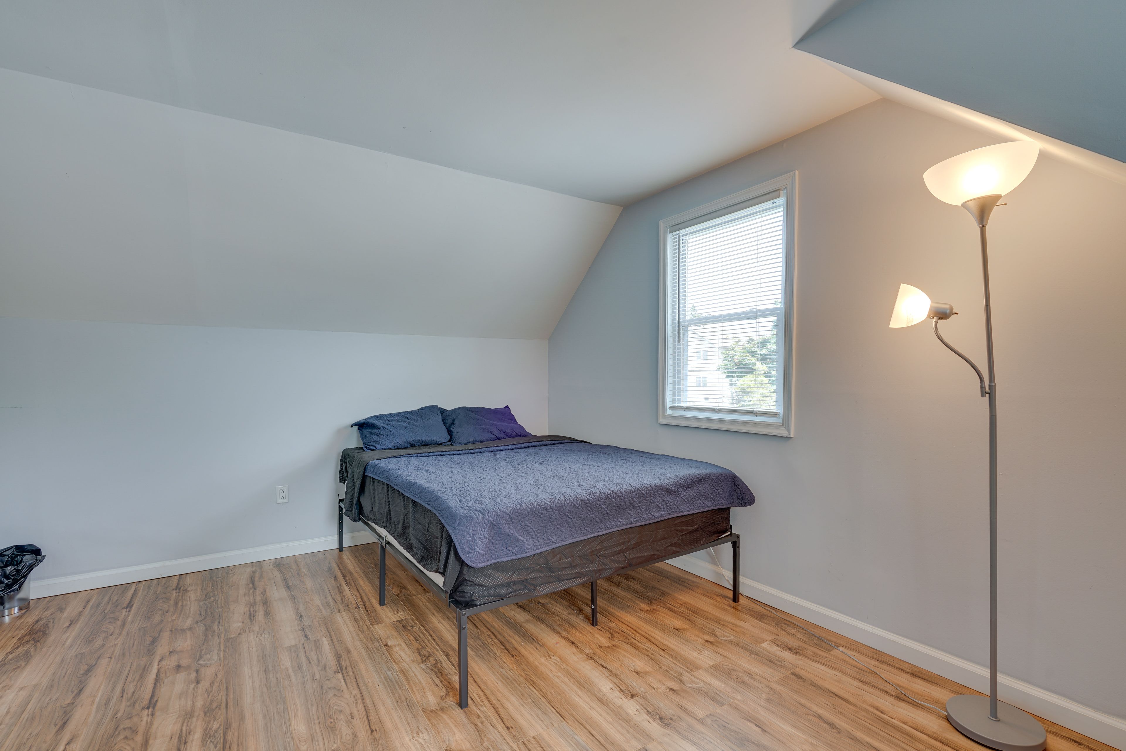 Bedroom 3 | Queen Bed