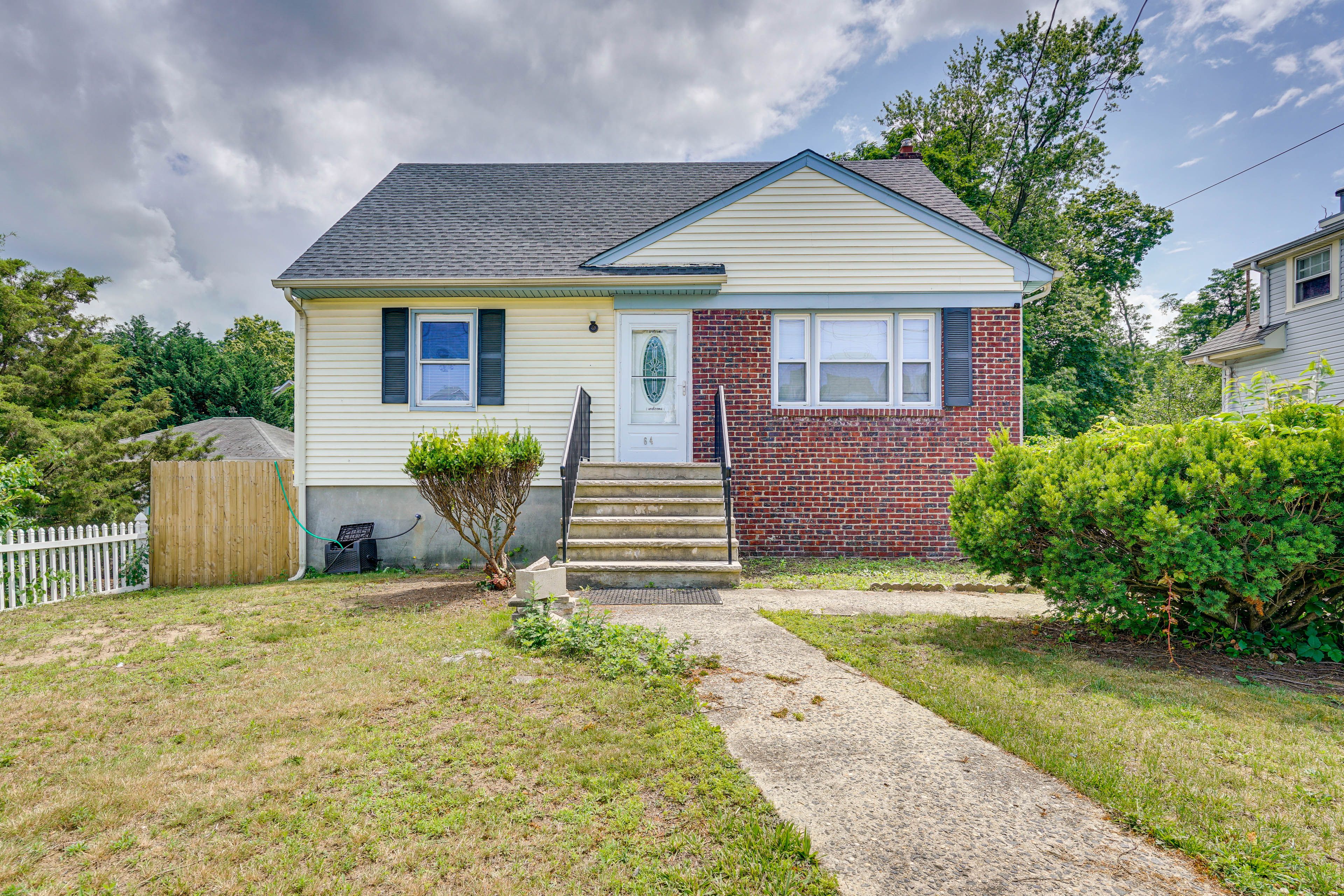 Middletown Township Vacation Rental | 3BR | 2BA | Stairs Required | 1,358 Sq Ft