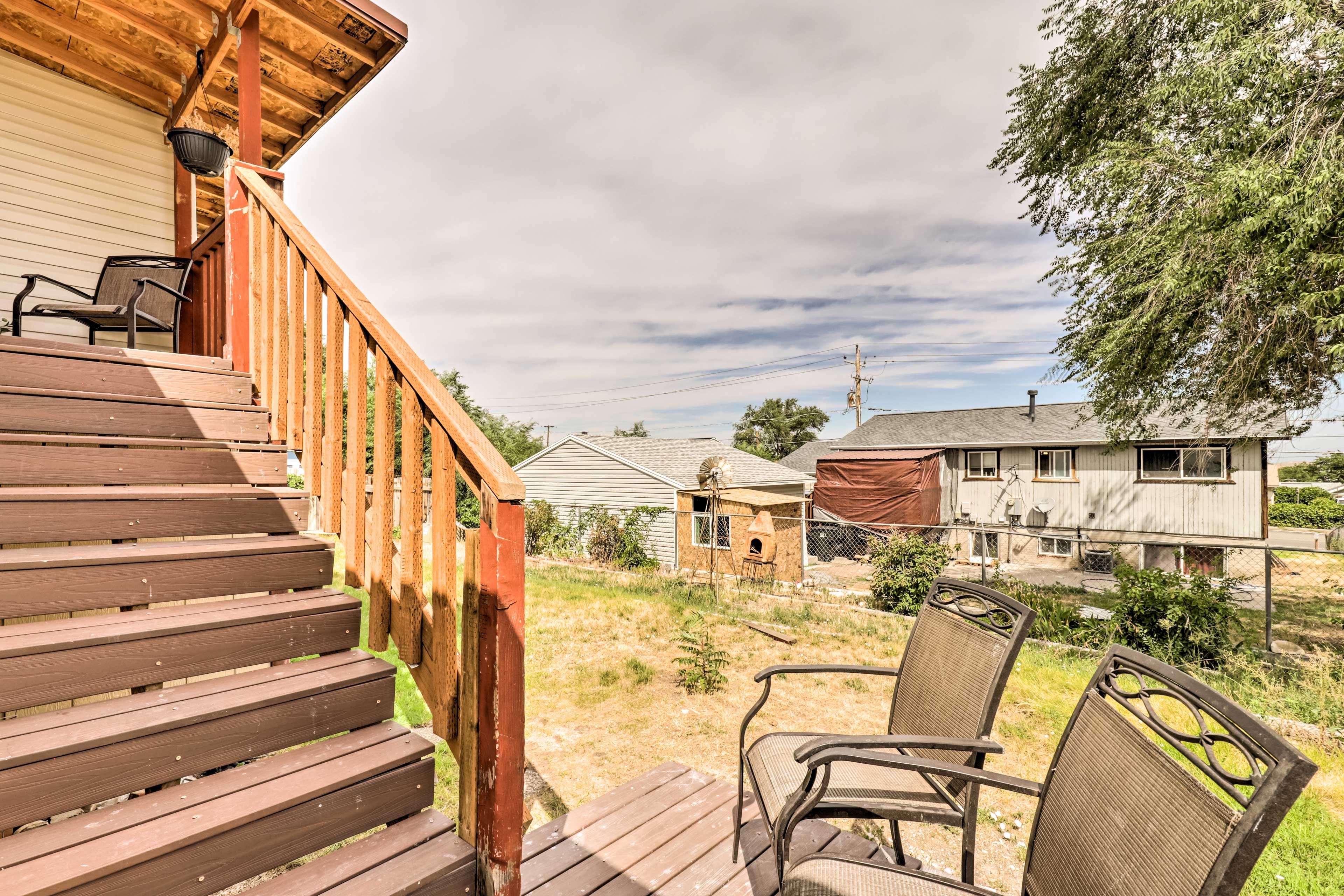Shared Backyard | Outdoor Seating Area