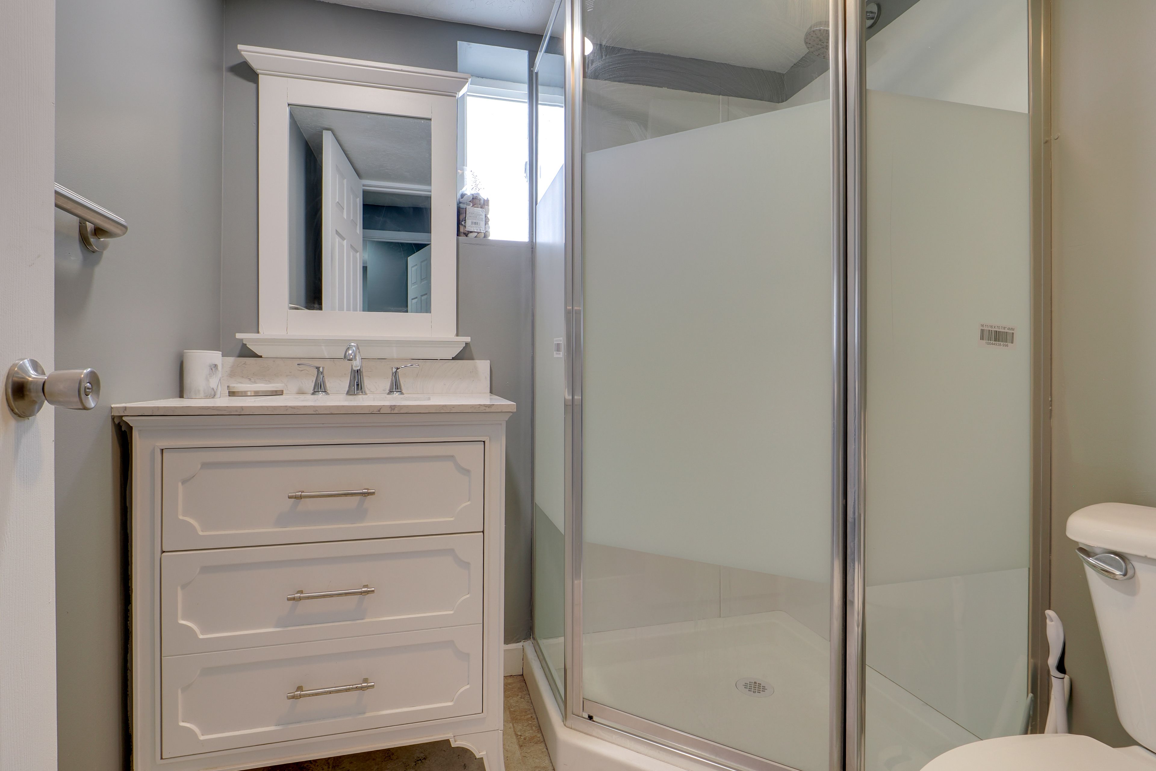 Full Bathroom | Complimentary Toiletries