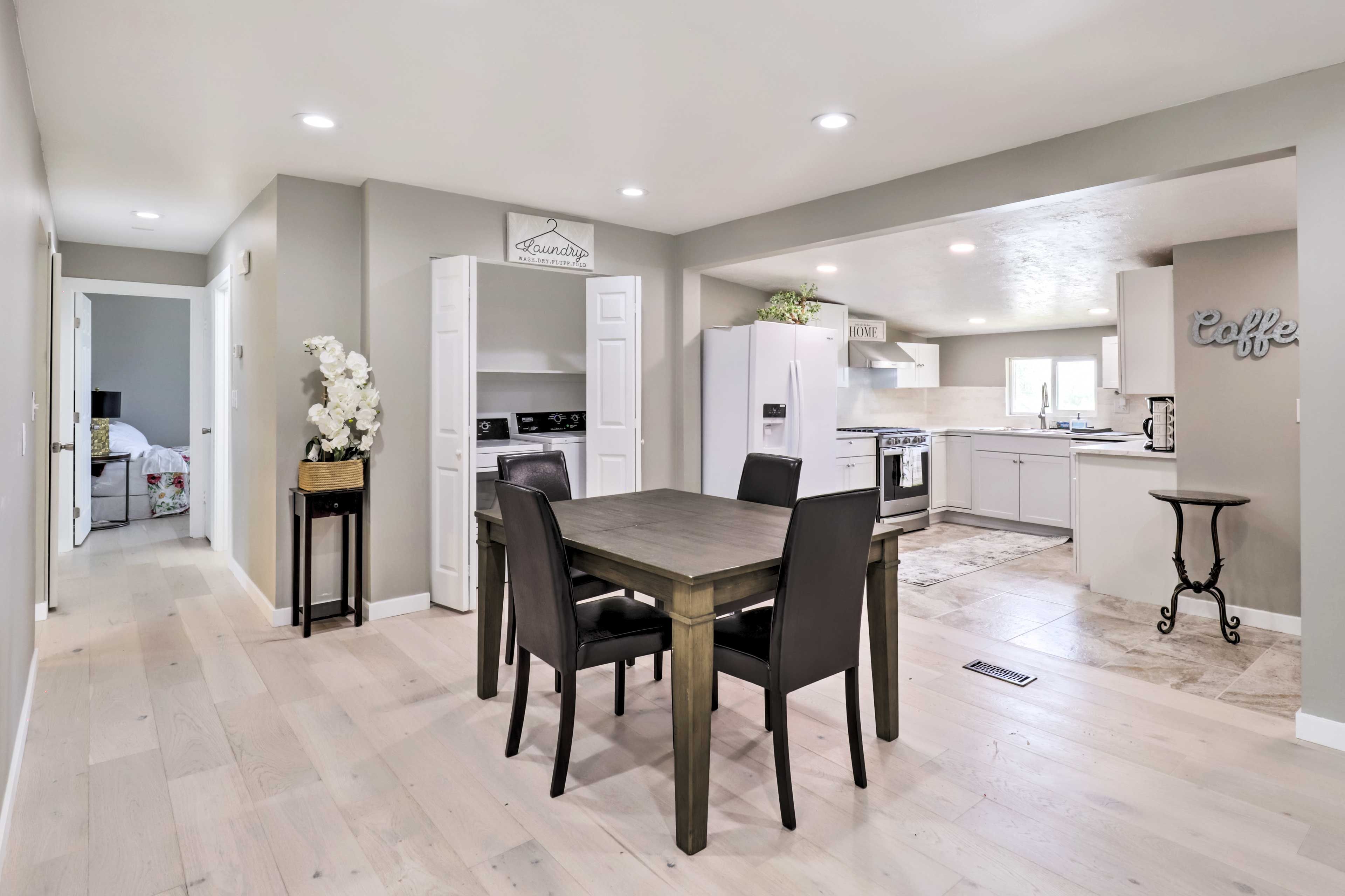 Dining Area | Dishware & Flatware Provided | Trash Bags & Paper Towels Provided