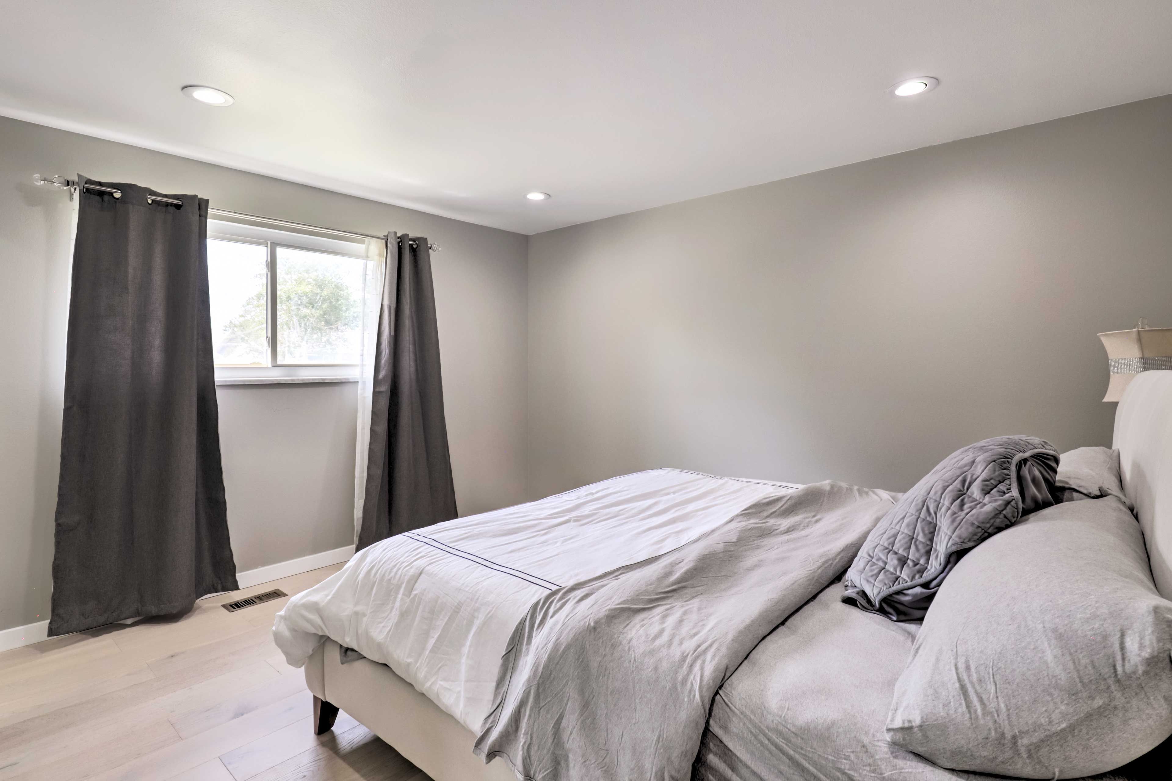 Bedroom 1 | King Bed | Linens & Towels Provided