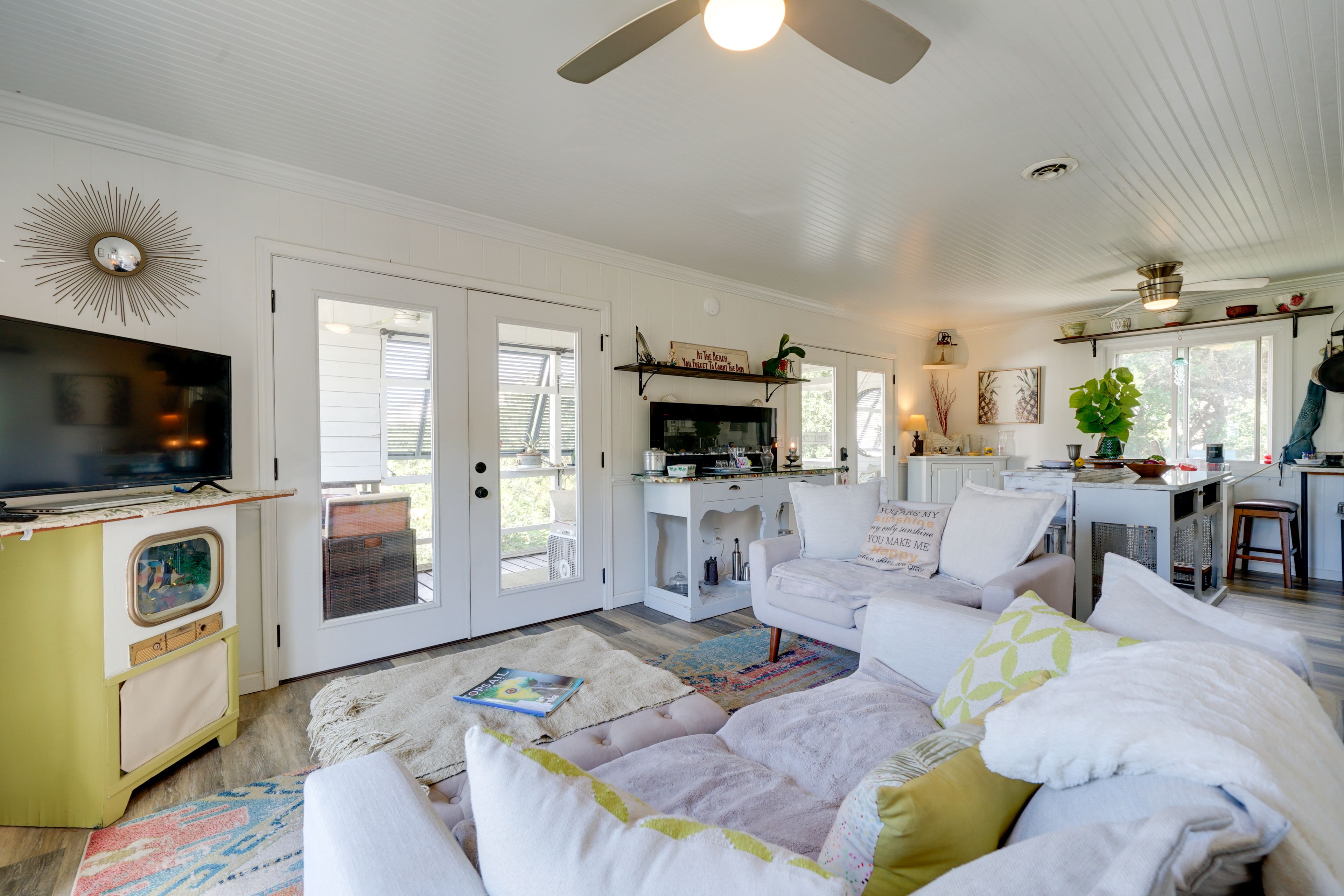 Living Room | Wireless Internet | Central Air Conditioning | Board Games