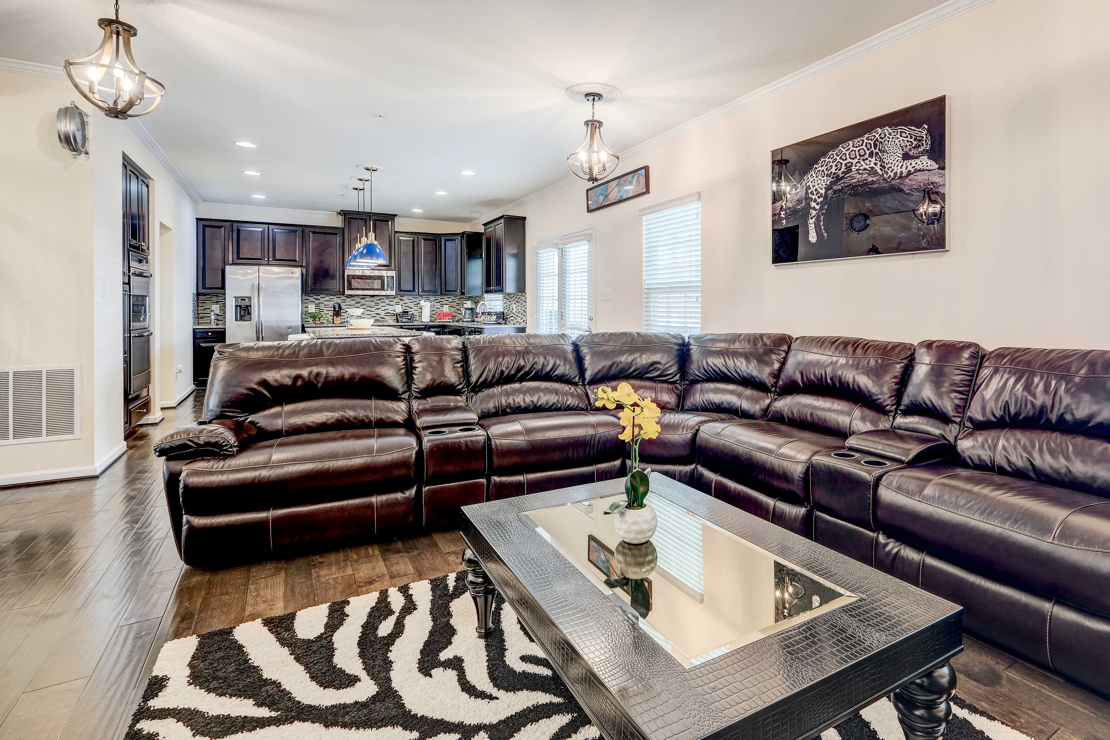 Living Room | Smart TV | Free WiFi