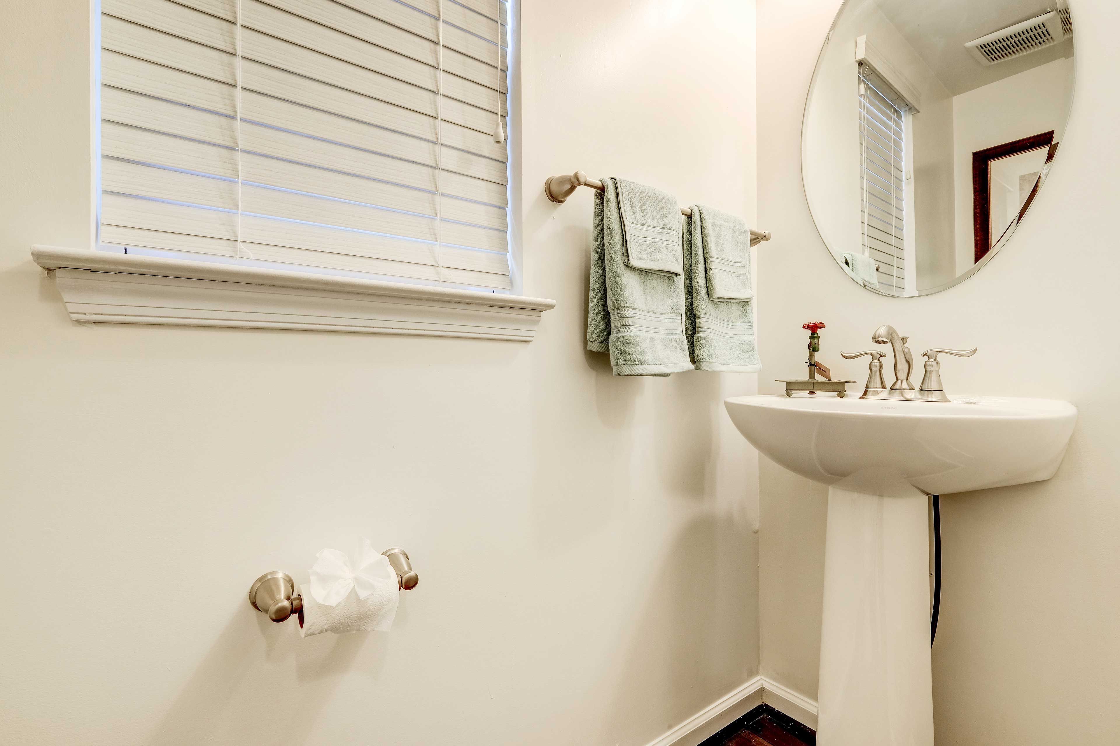 Half Bathroom | 1st Floor