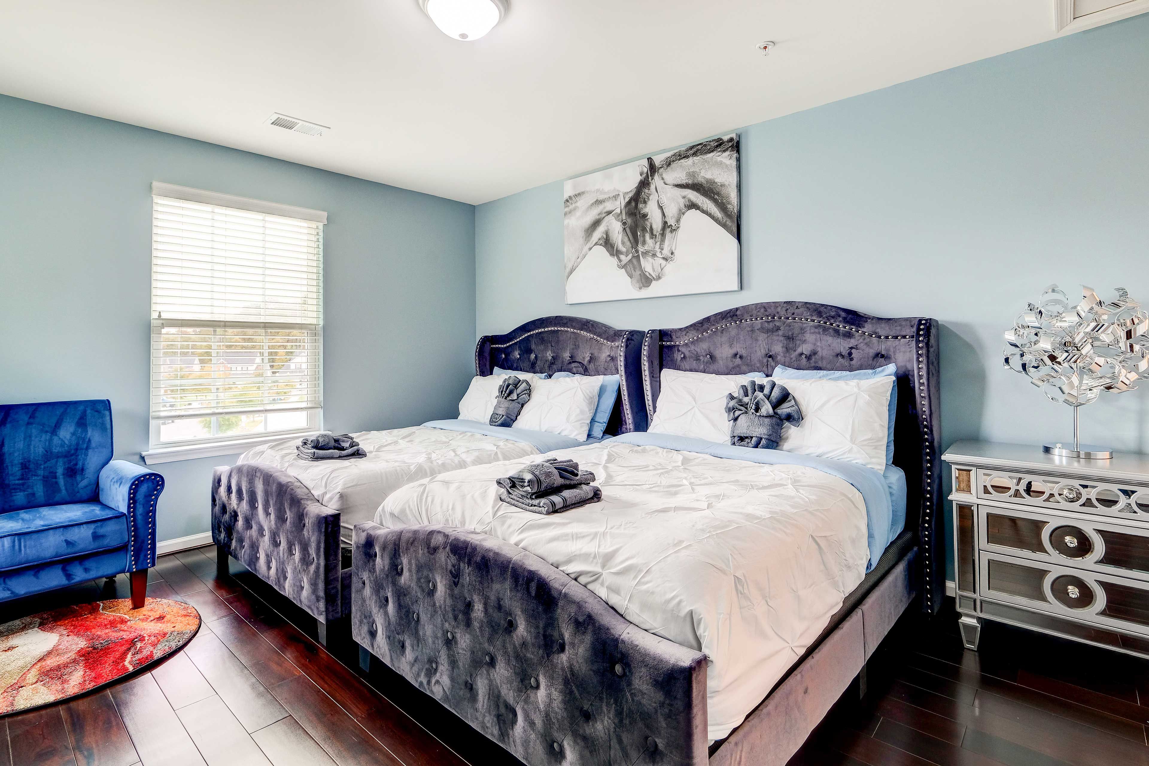 Bedroom 2 | 2 Full Beds | Smart TV | 2nd Floor