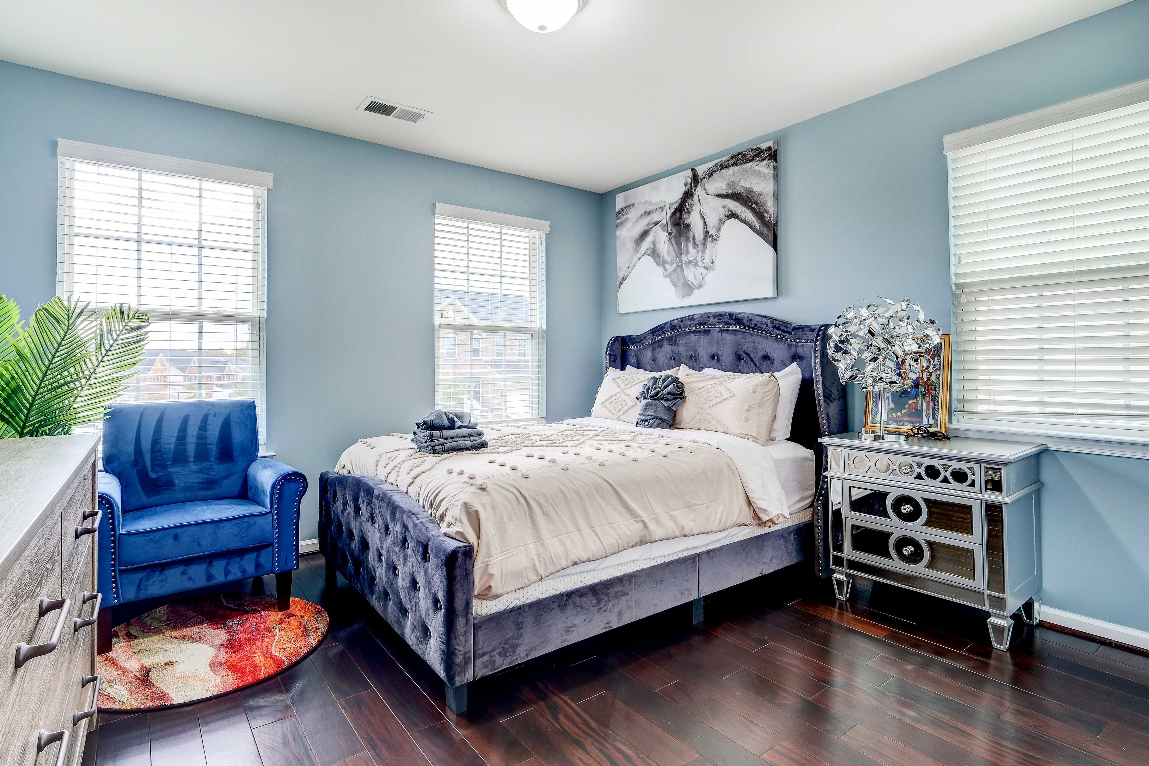 Bedroom 3 | Queen Bed | Smart TV | 2nd Floor