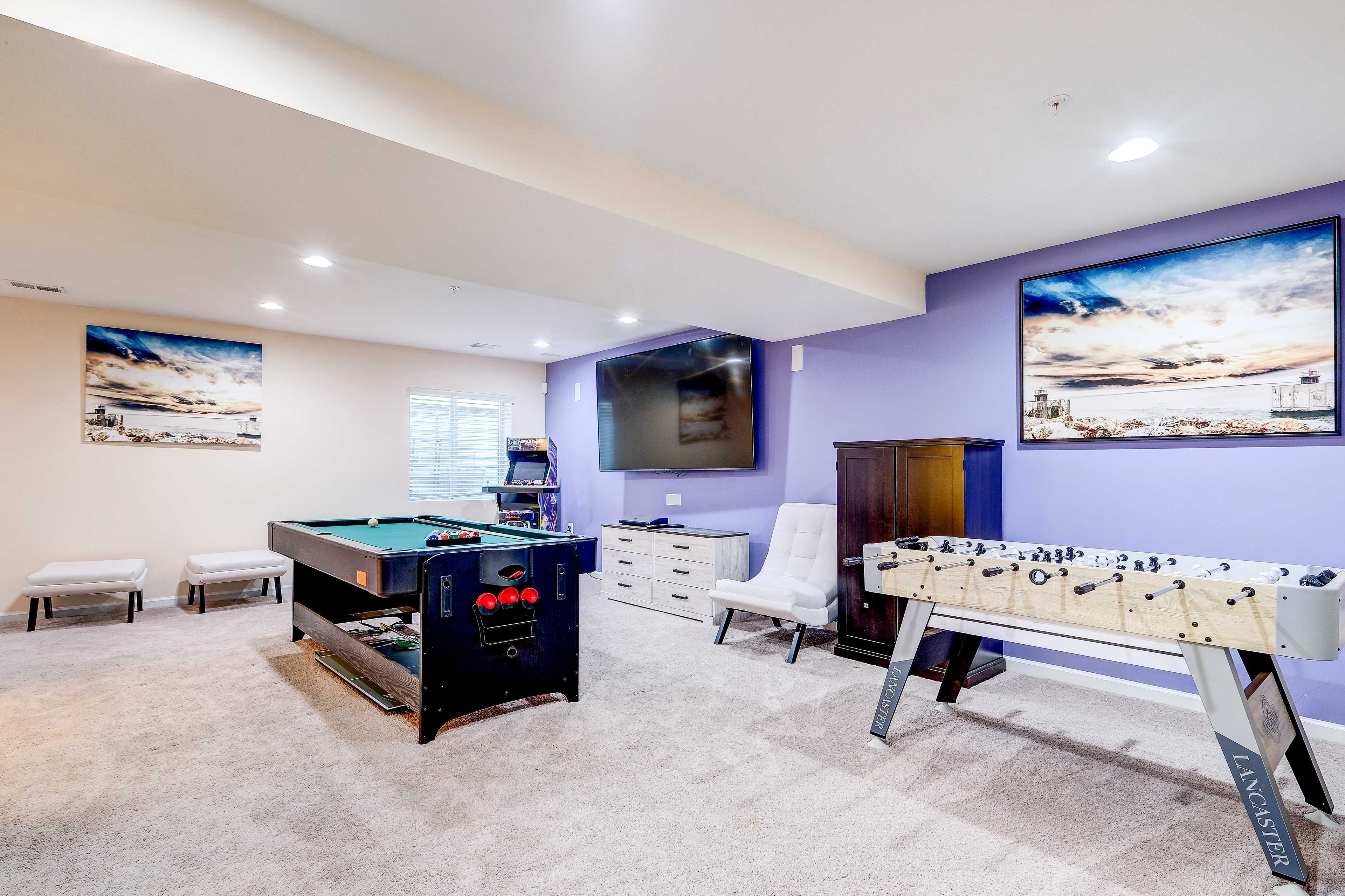 Game Room | Pool Table | Ping Pong Table | Foosball Table | Smart TV