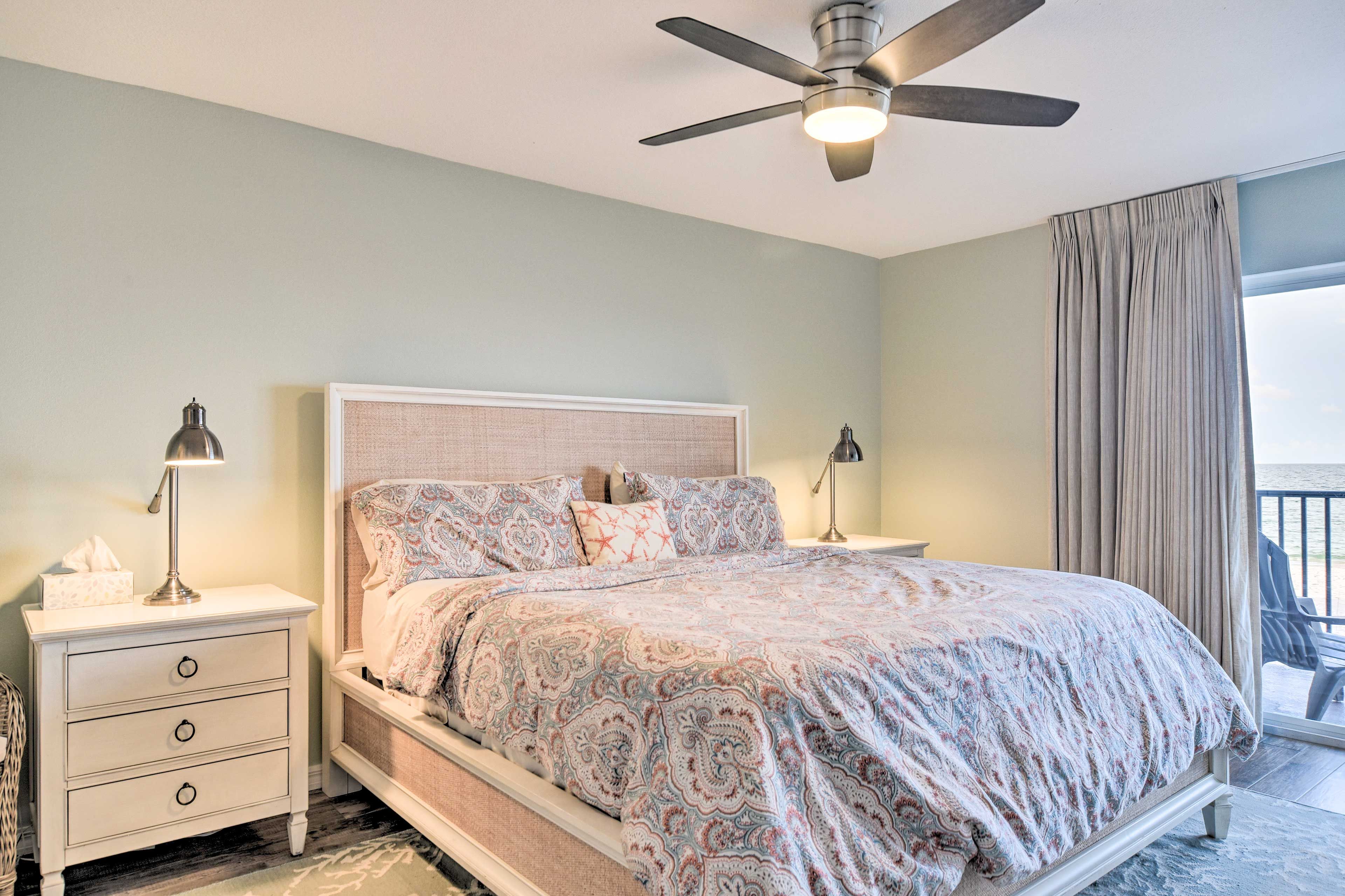 Bedroom 1 | King Bed | Linens & Towels | Full En-Suite Bathroom