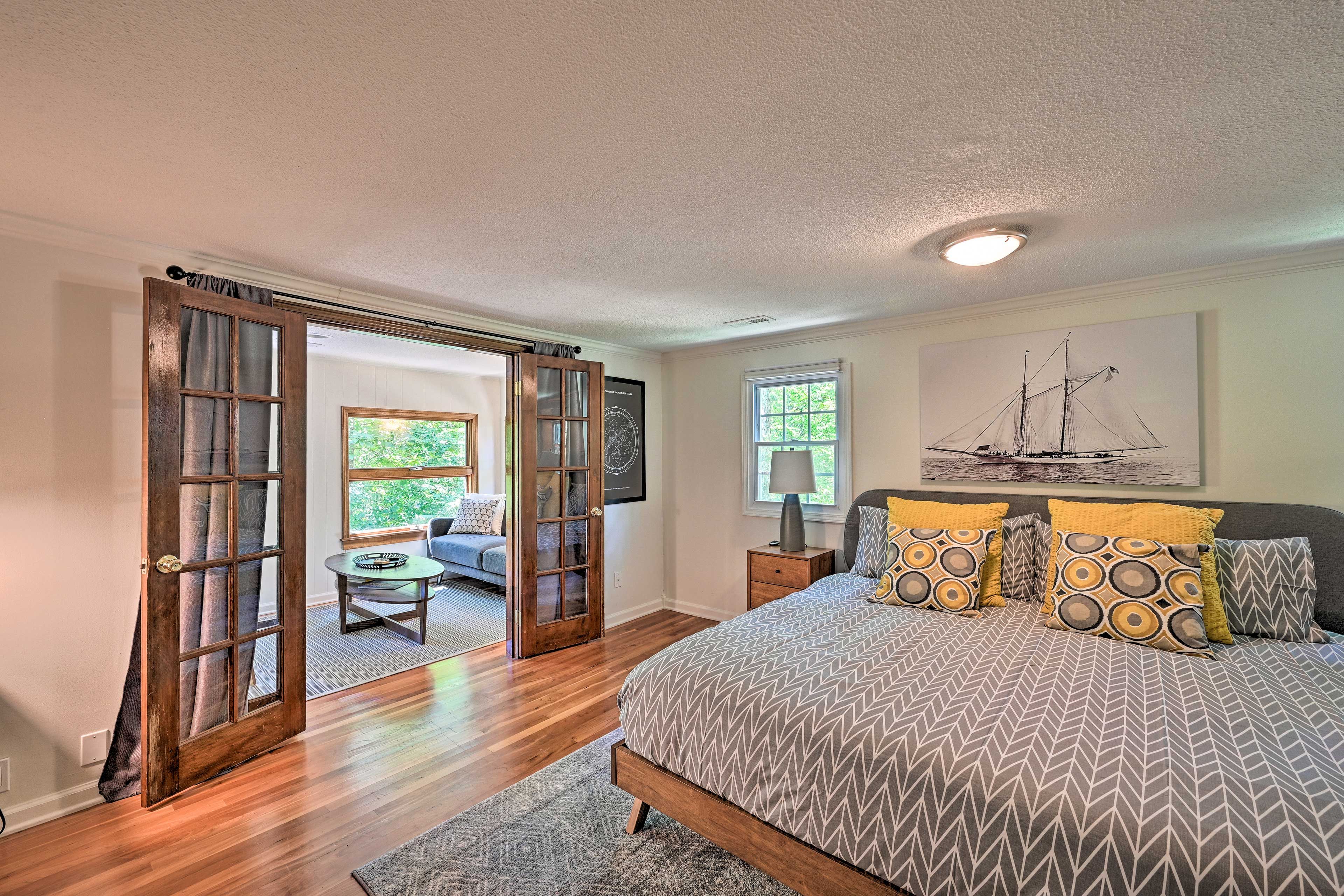 Bedroom 4 | 2nd Floor | King Bed | En-Suite Bathroom | Laundry Room Access
