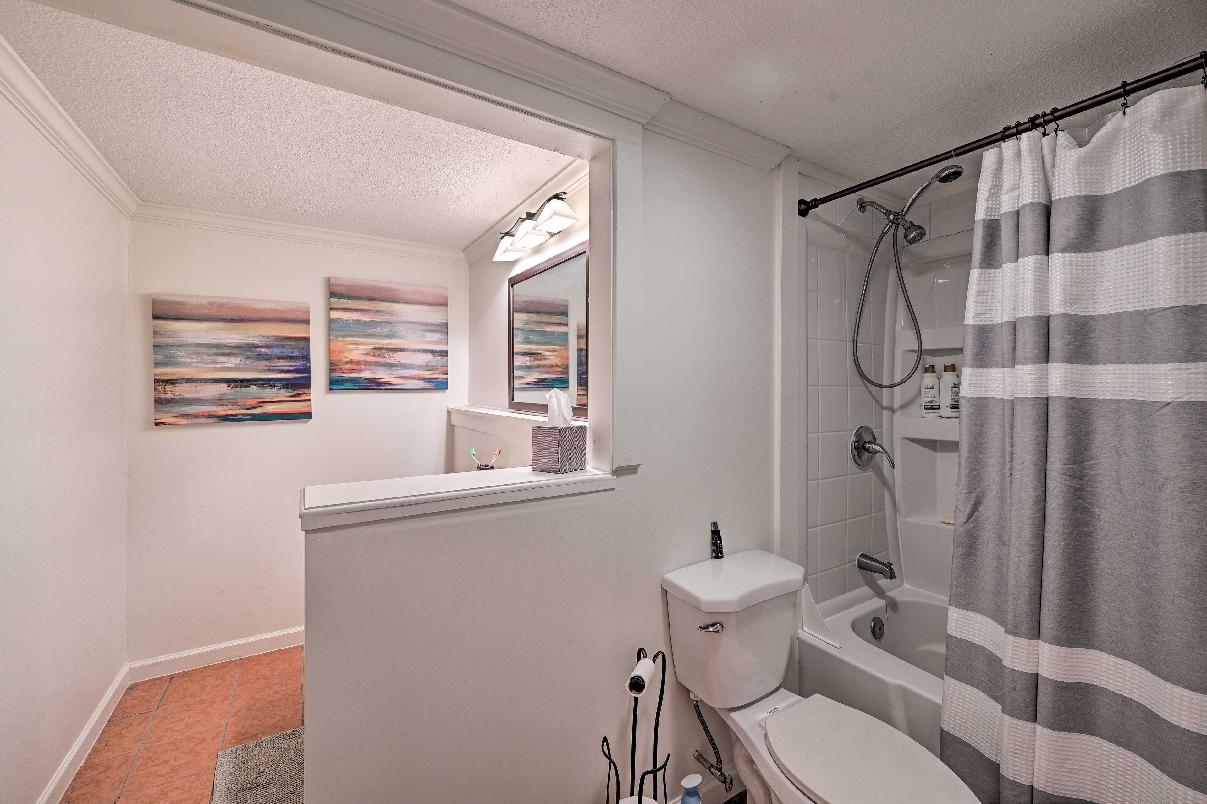 Full En-Suite Bathroom | Complimentary Toiletries