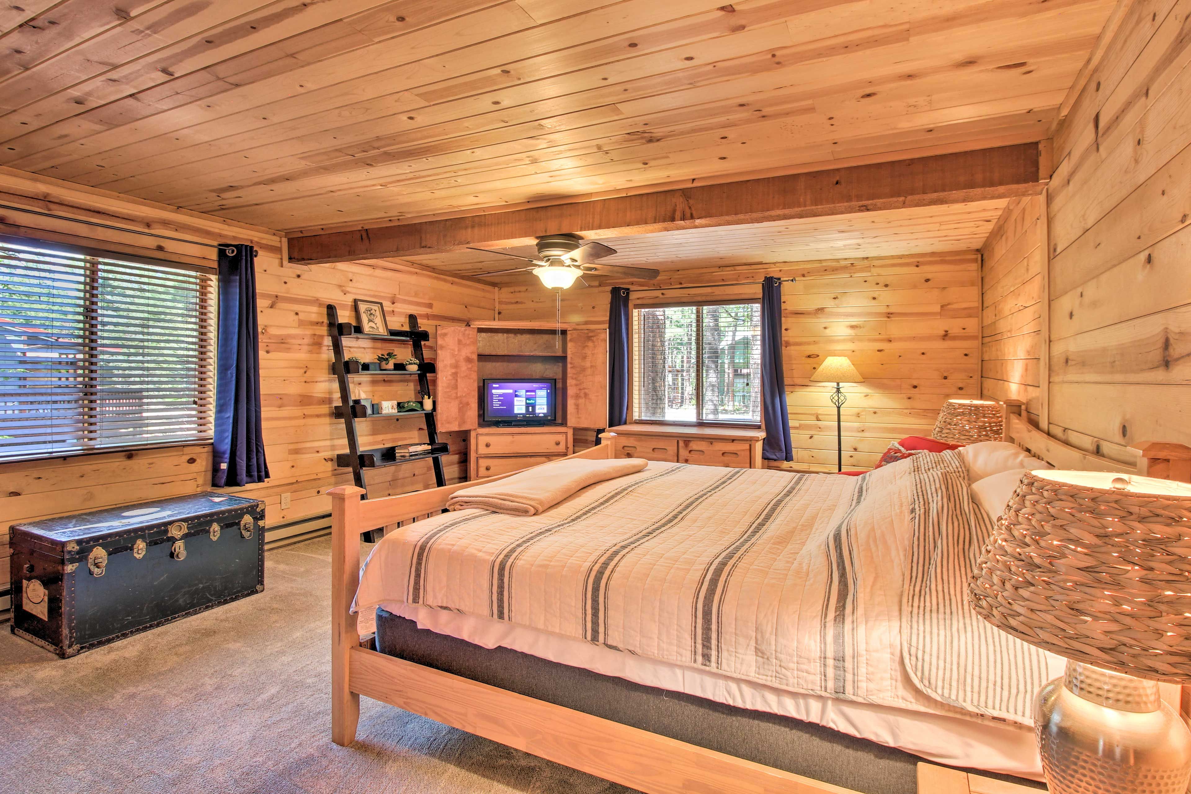 Bedroom 1 | King Bed
