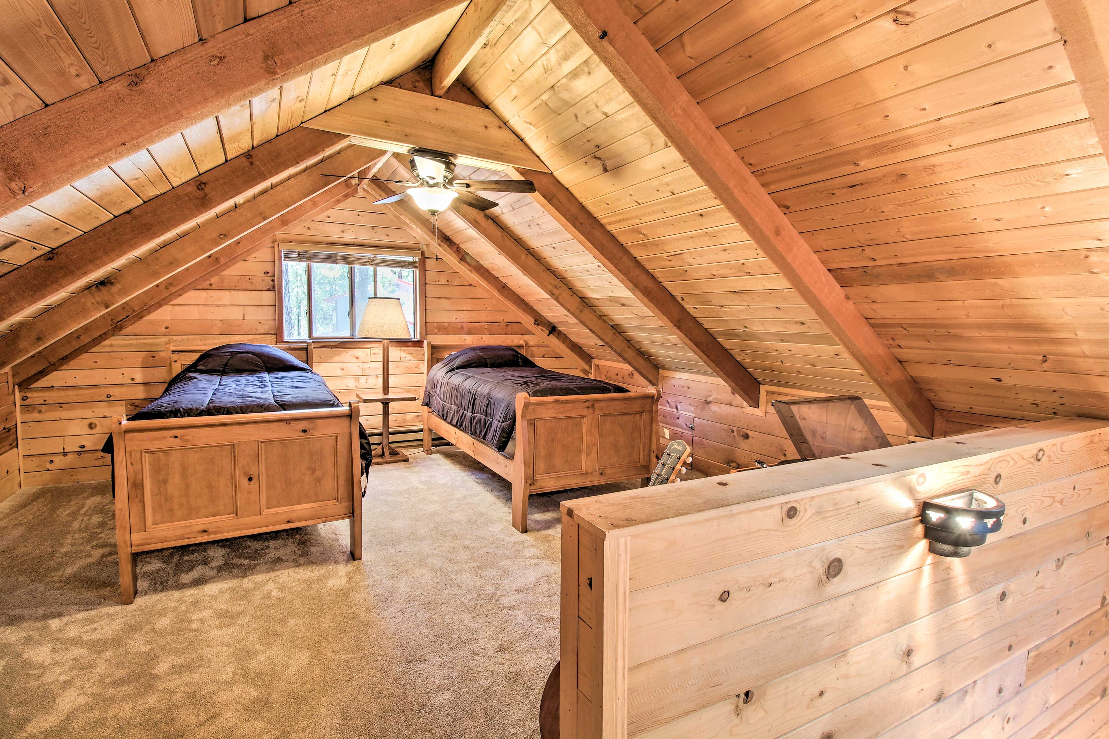 Loft | 2 Twin Beds