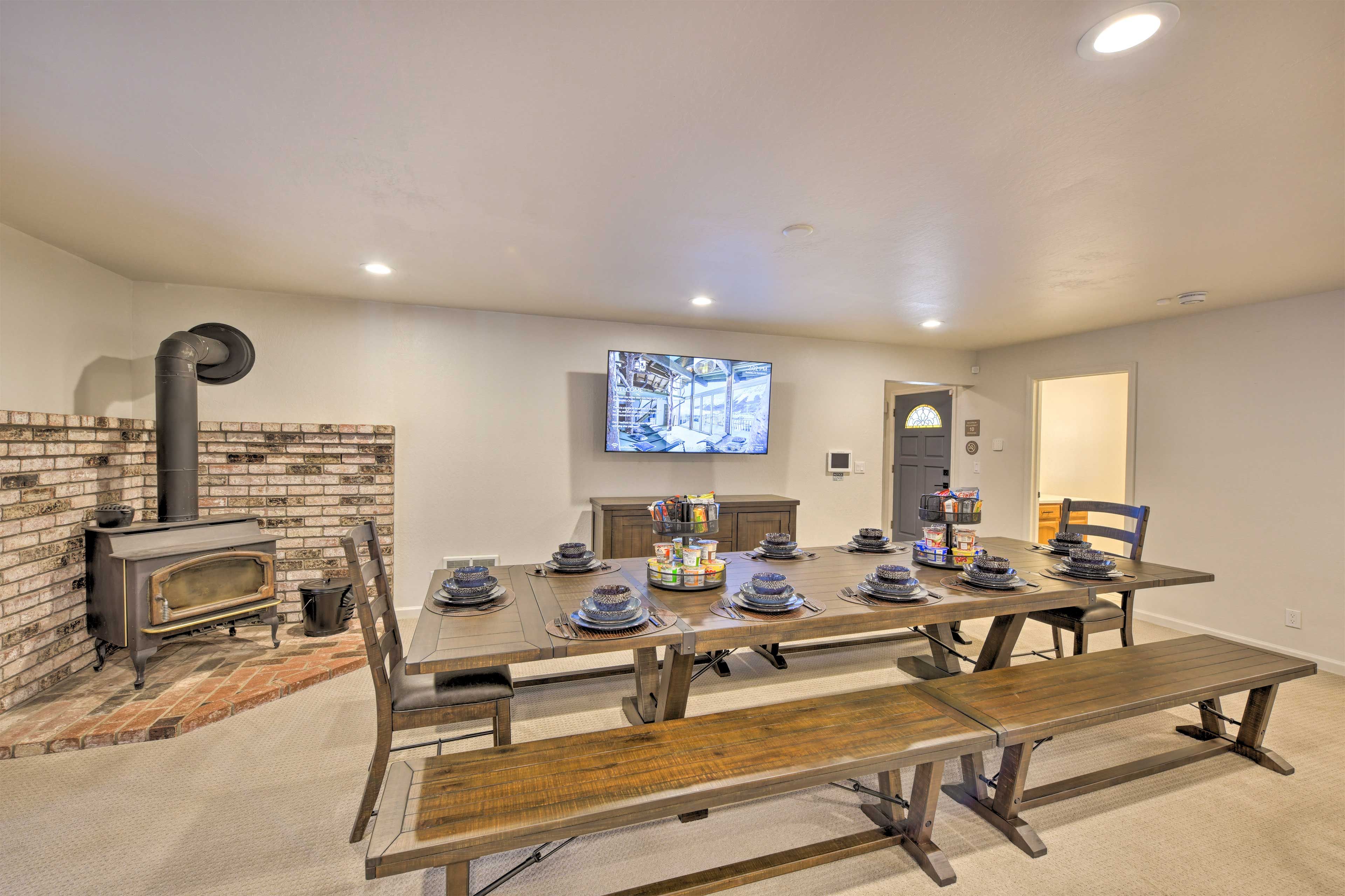 Dining Area | Dishware & Flatware