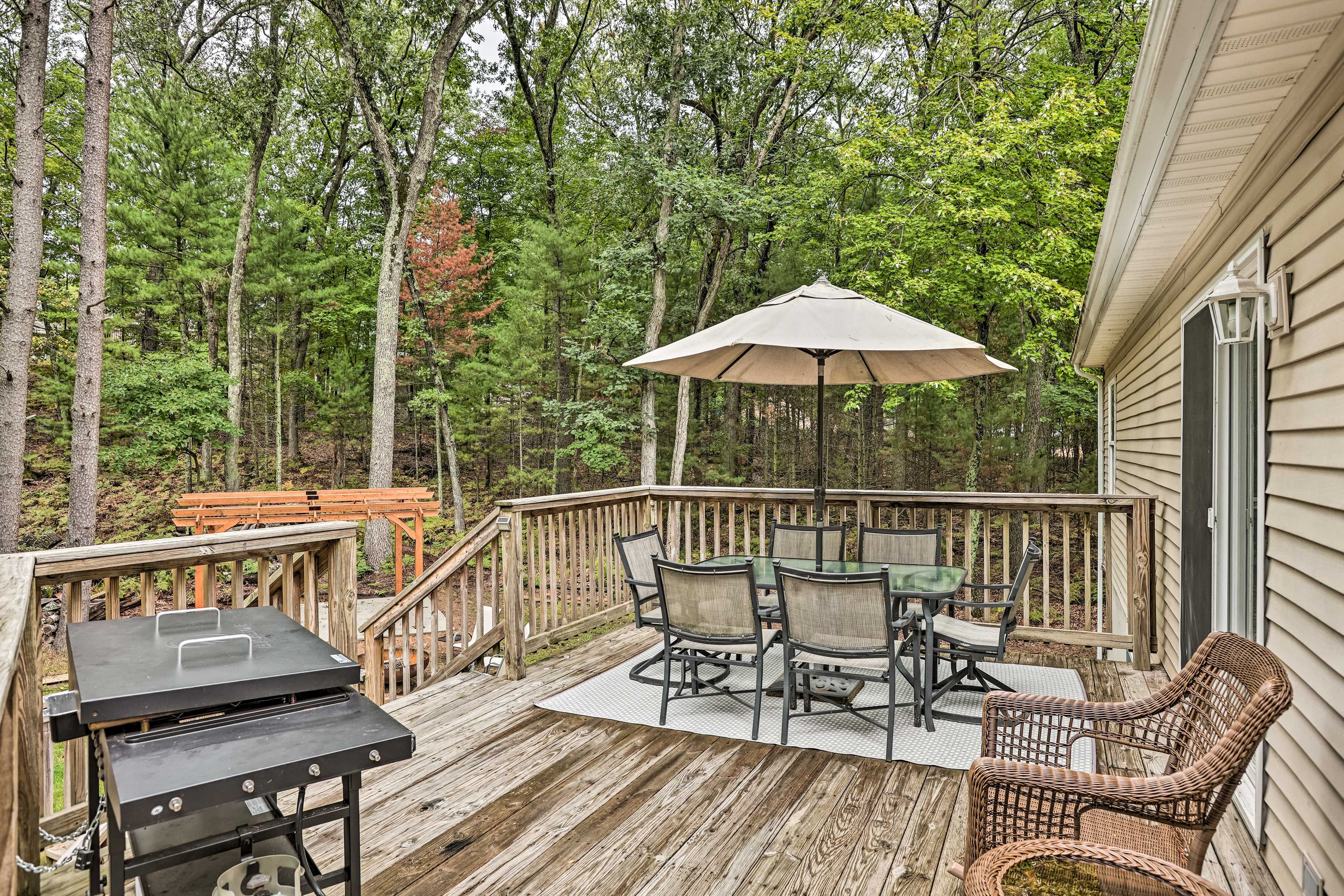 Pentwater Vacation Rental | 4BR | 2BA | Stairs Required | 2,360 Sq Ft