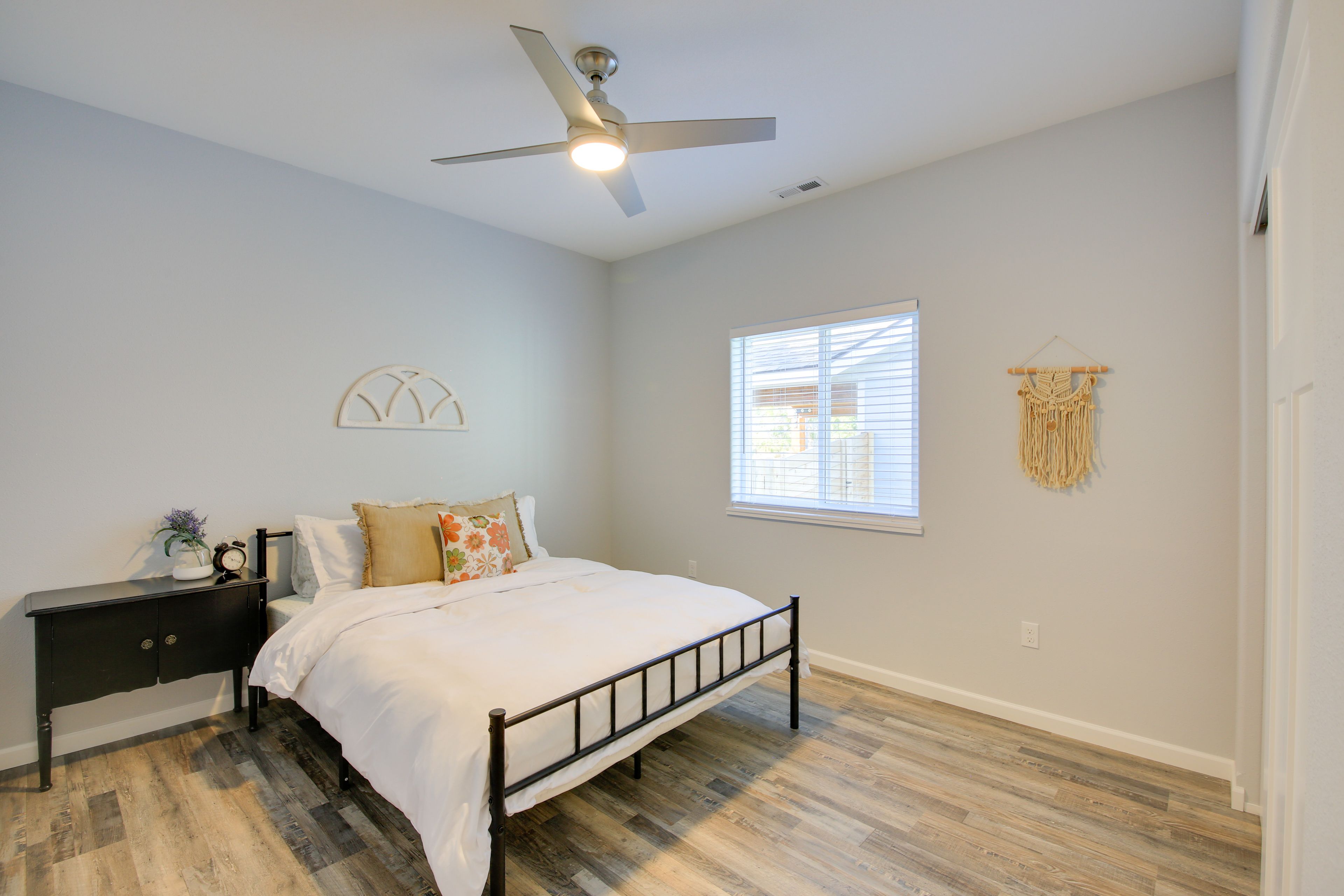 Bedroom 2 | Queen Bed | Hangers