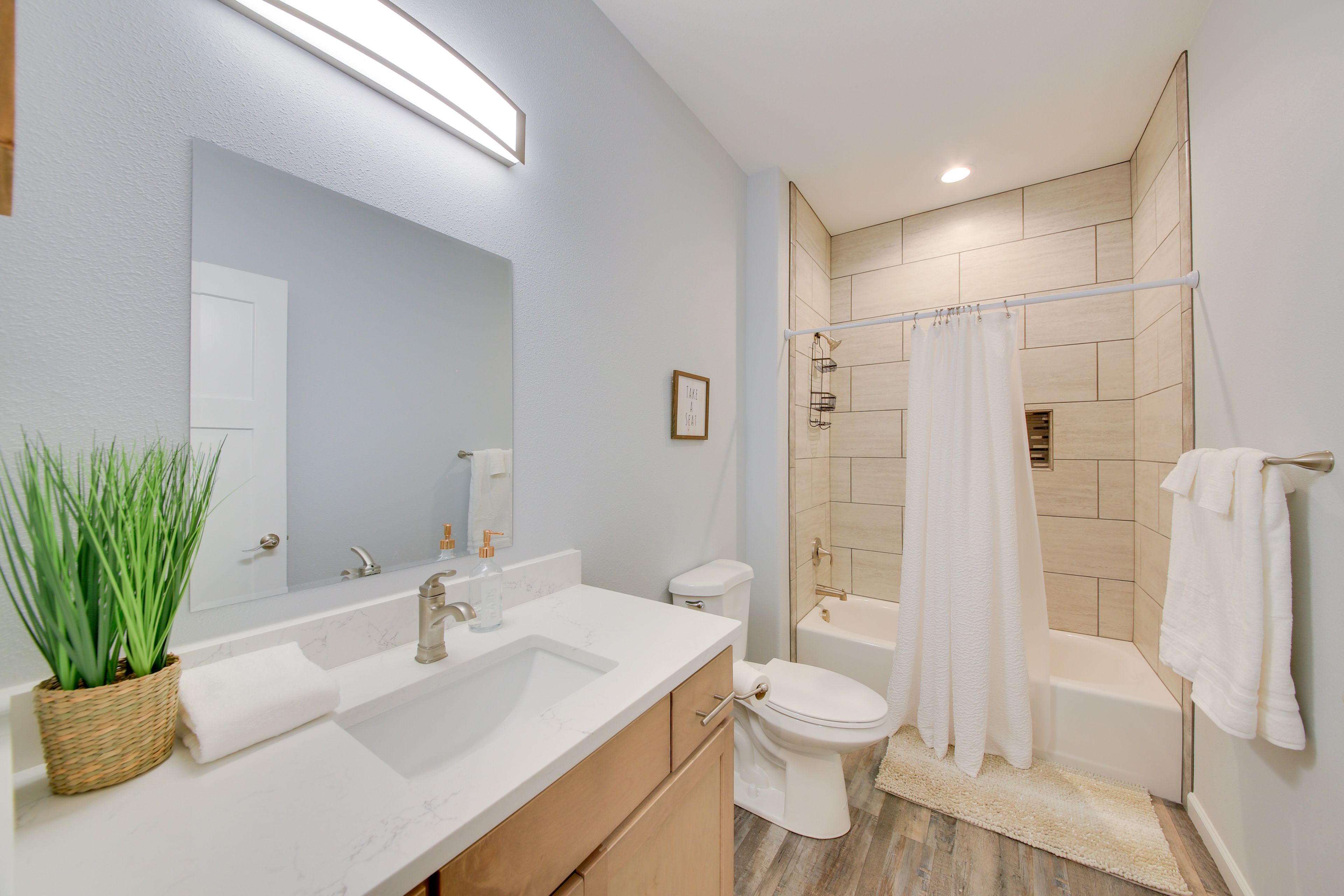 Full Bathroom | Hair Dryer