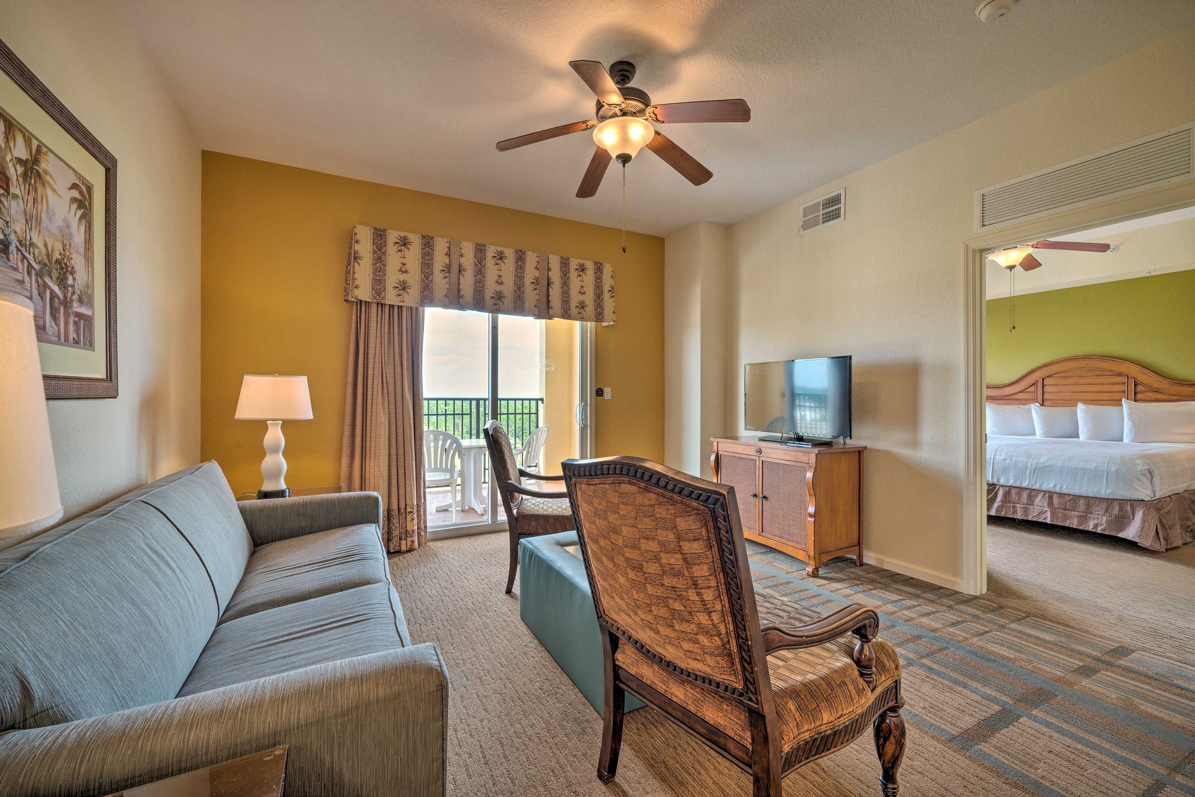 Living Room | Sleeper Sofa | Smart TV