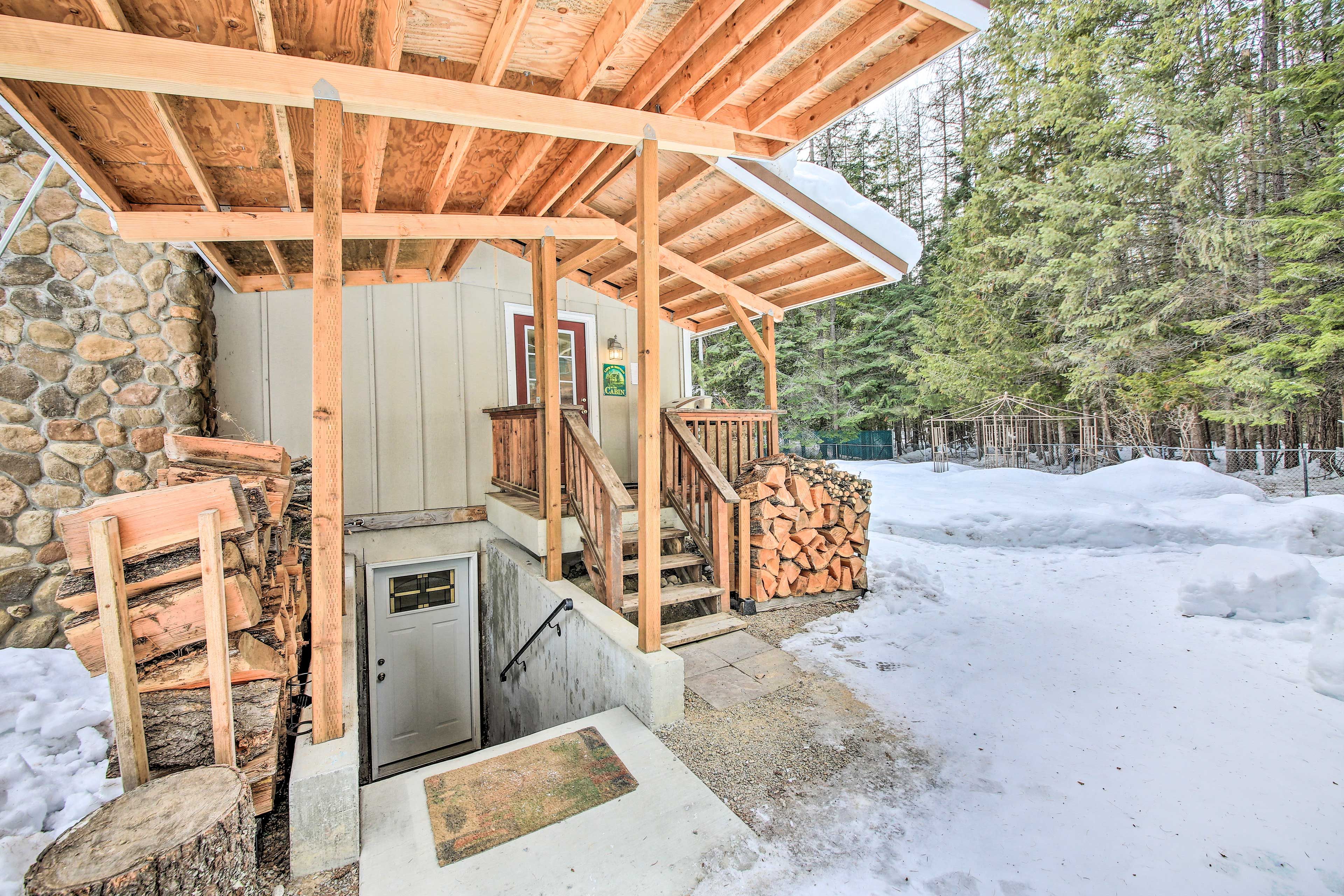 Property Entrance | Driveway Parking (4 Vehicles)