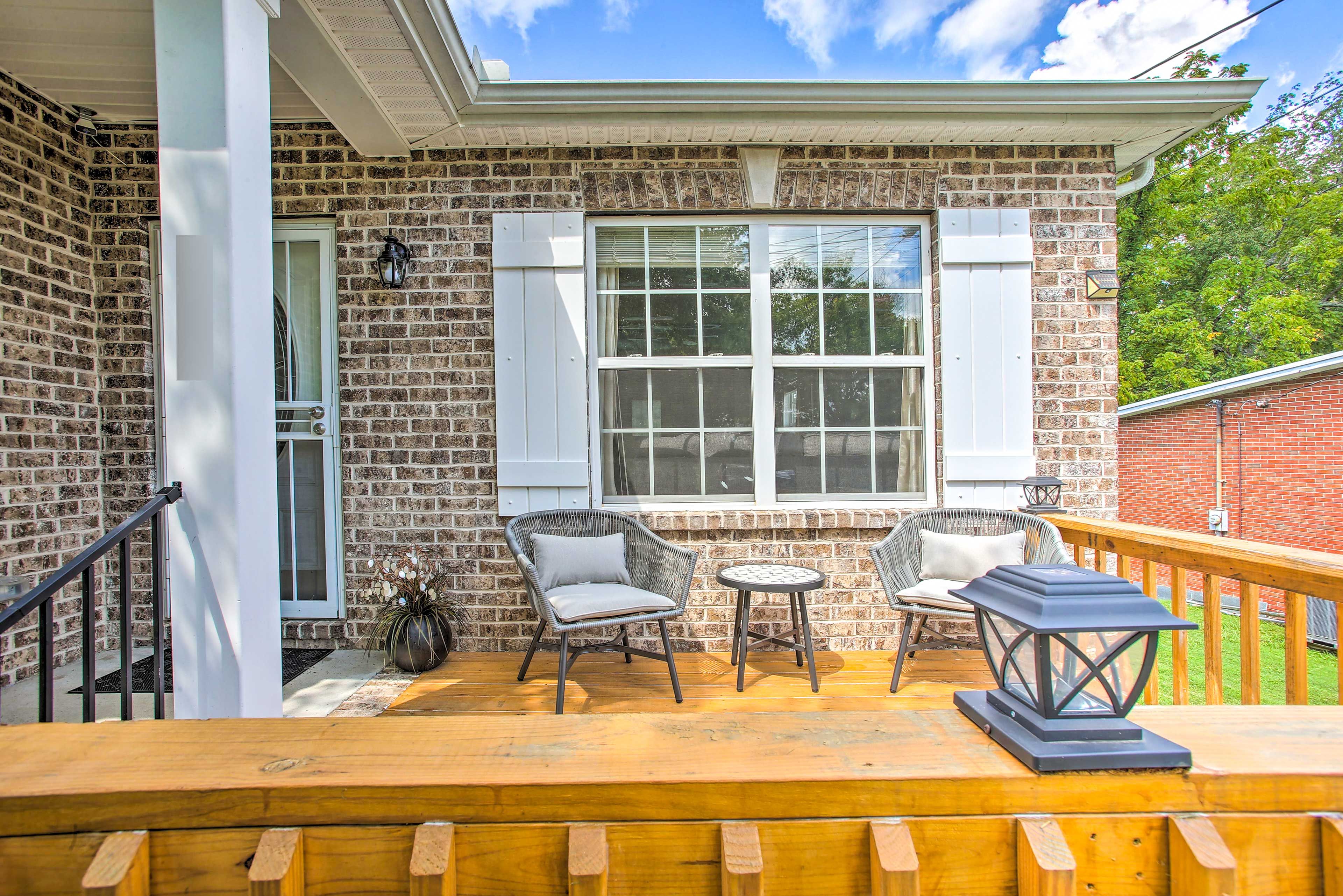 House Exterior | Furnished Porch